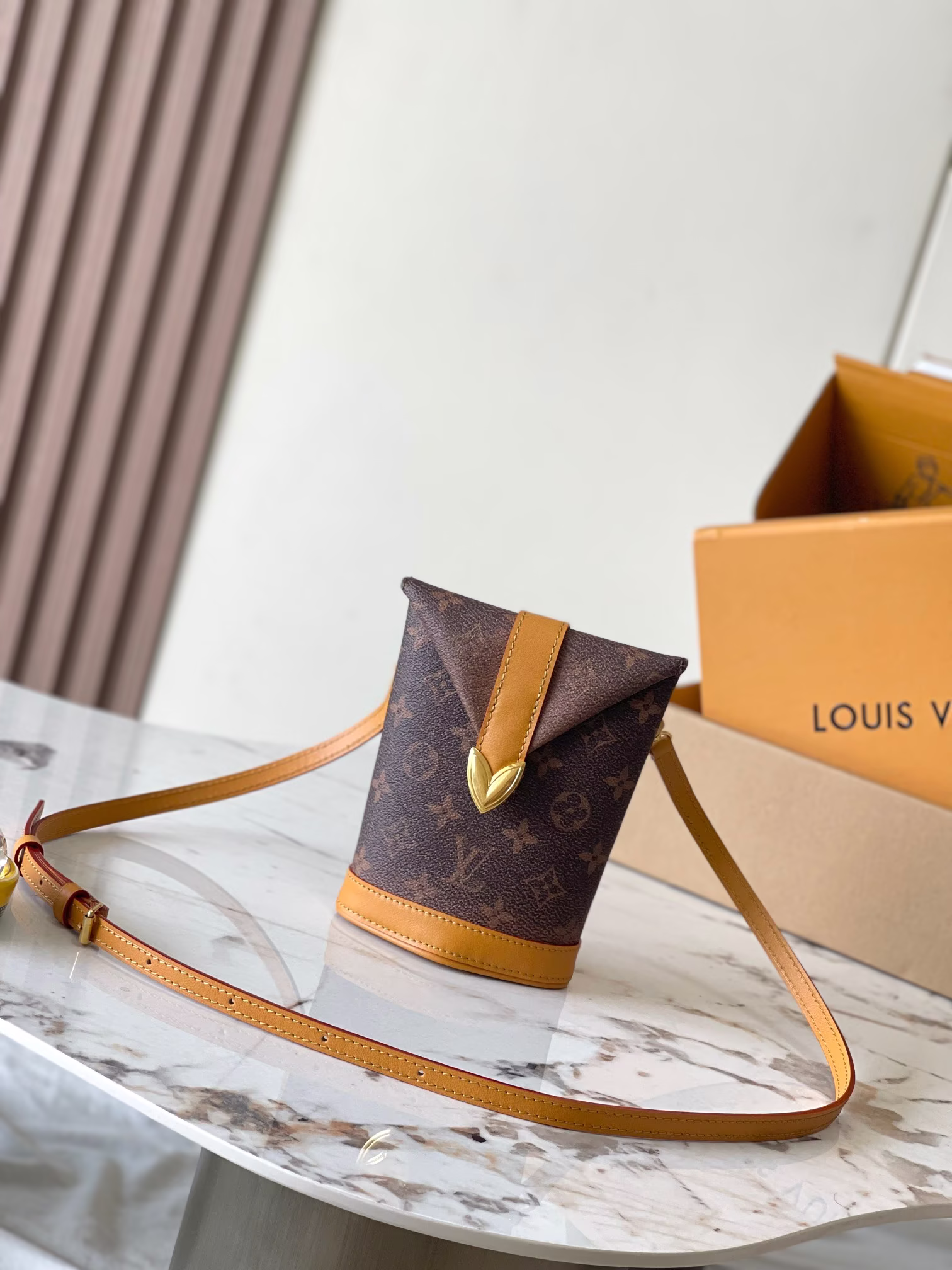 p1760 Envelope Pouch Handbag with old effect Model: M11629 Material: A-grade steel hardware, imported original fabric Packaging: full set of original duty-free M Burberry size: 12.5*18*8.5CM-high imitation bag
