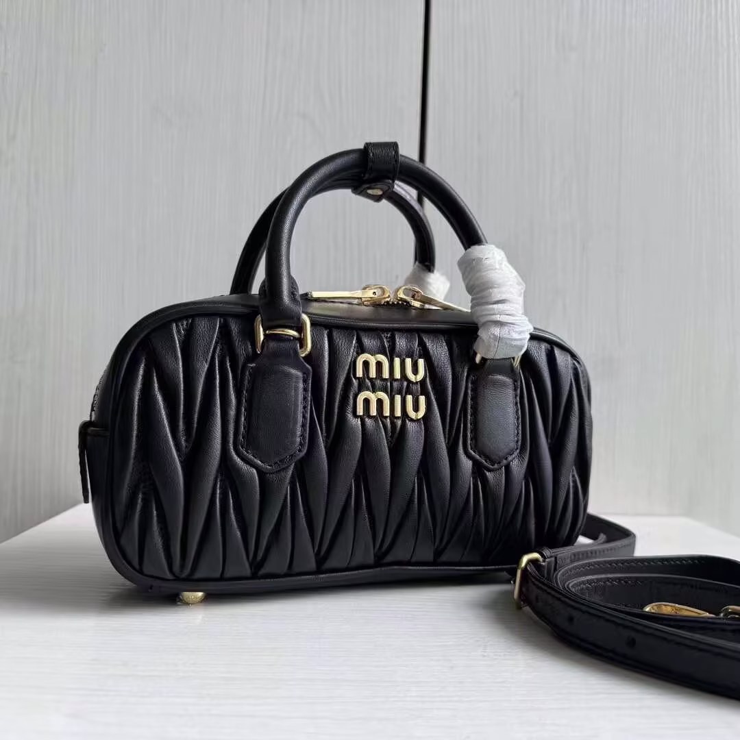Top miumiu pleated lambskin vintage hardware bowling bag briefcase pillow bag handheld crossbody shoulder bag 22＊11-high-fashion bag