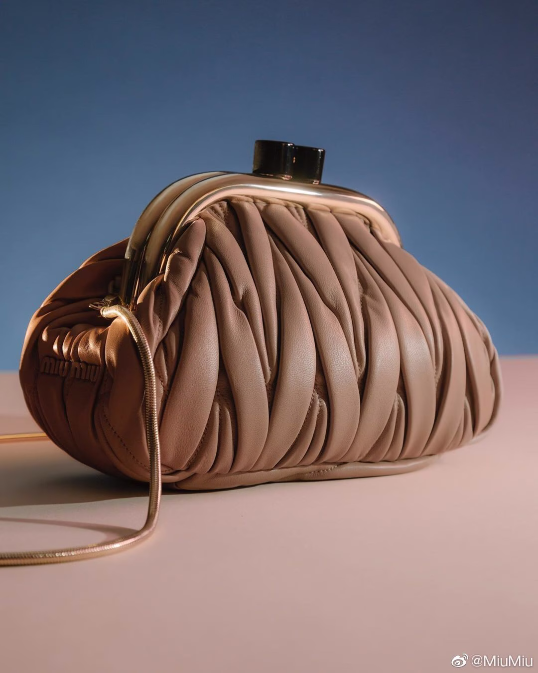 5BK011 big Belle beauty bag-high replica bags
