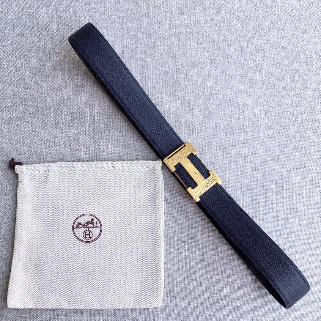 P300 Hermès counters are selling hot items 👏👏👏 Thanks to customers for feedback on real photos, top-quality goods, see the details for yourself, 3.2CM is available, all sizes are available - high imitation bags