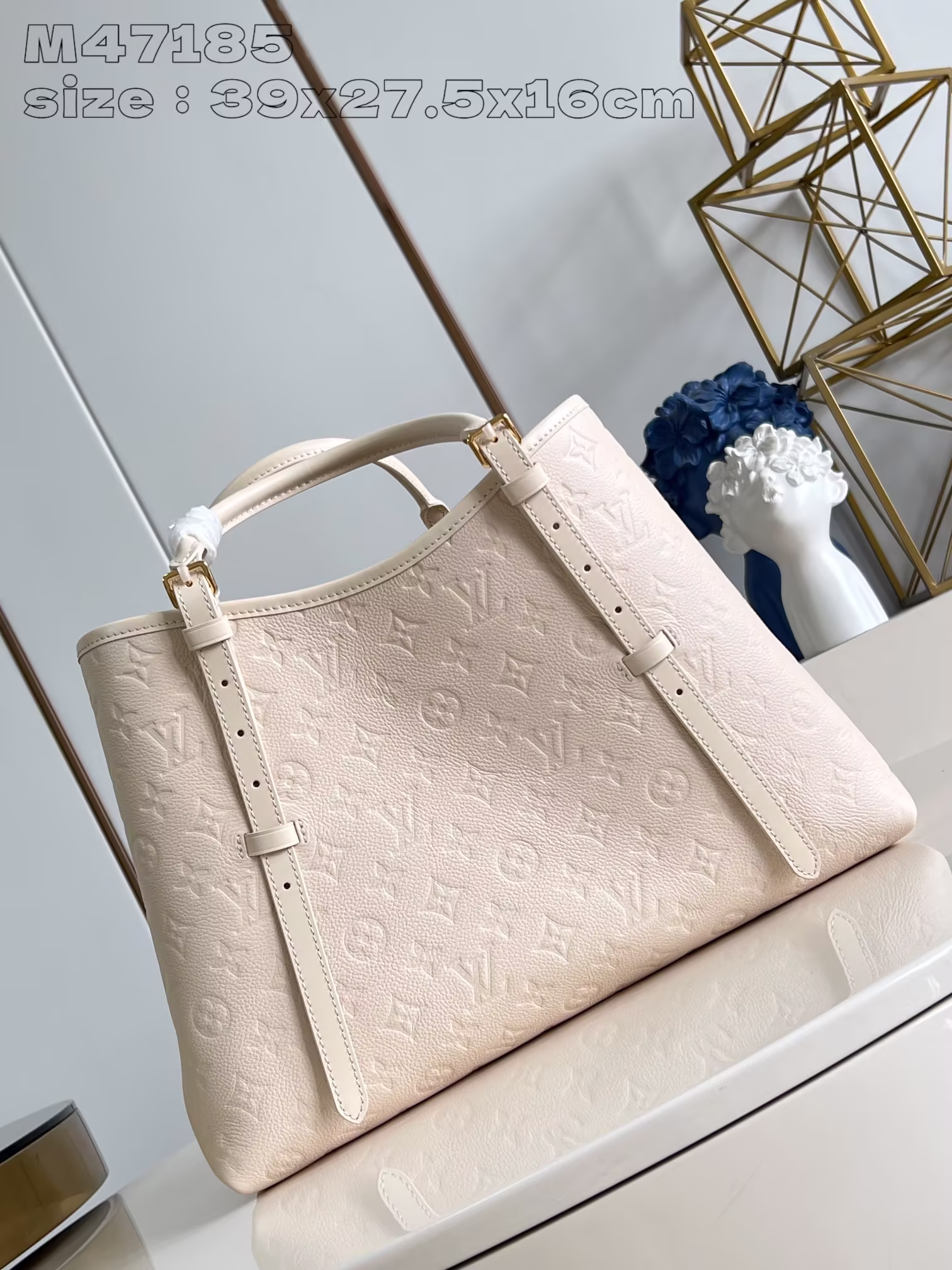 M47185白 本款 Babylone Tote MM 手袋溯源巴黎 Babylone 潮流社区，选用细腻牛皮革勾勒利落线条，以充裕空间收纳出行所需内设中央拉链袋，可调节手柄实现长短肩背size：39x27.5x16cm-高仿包包