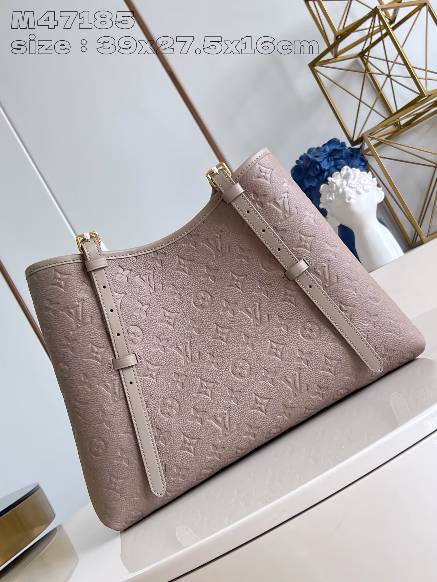 M47185浅咖 本款 Babylone Tote MM 手袋溯源巴黎 Babylone 潮流社区，选用细腻牛皮革勾勒利落线条，以充裕空间收纳出行所需内设中央拉链袋，可调节手柄实现长短肩背size：39x27.5x16cm-高仿包包