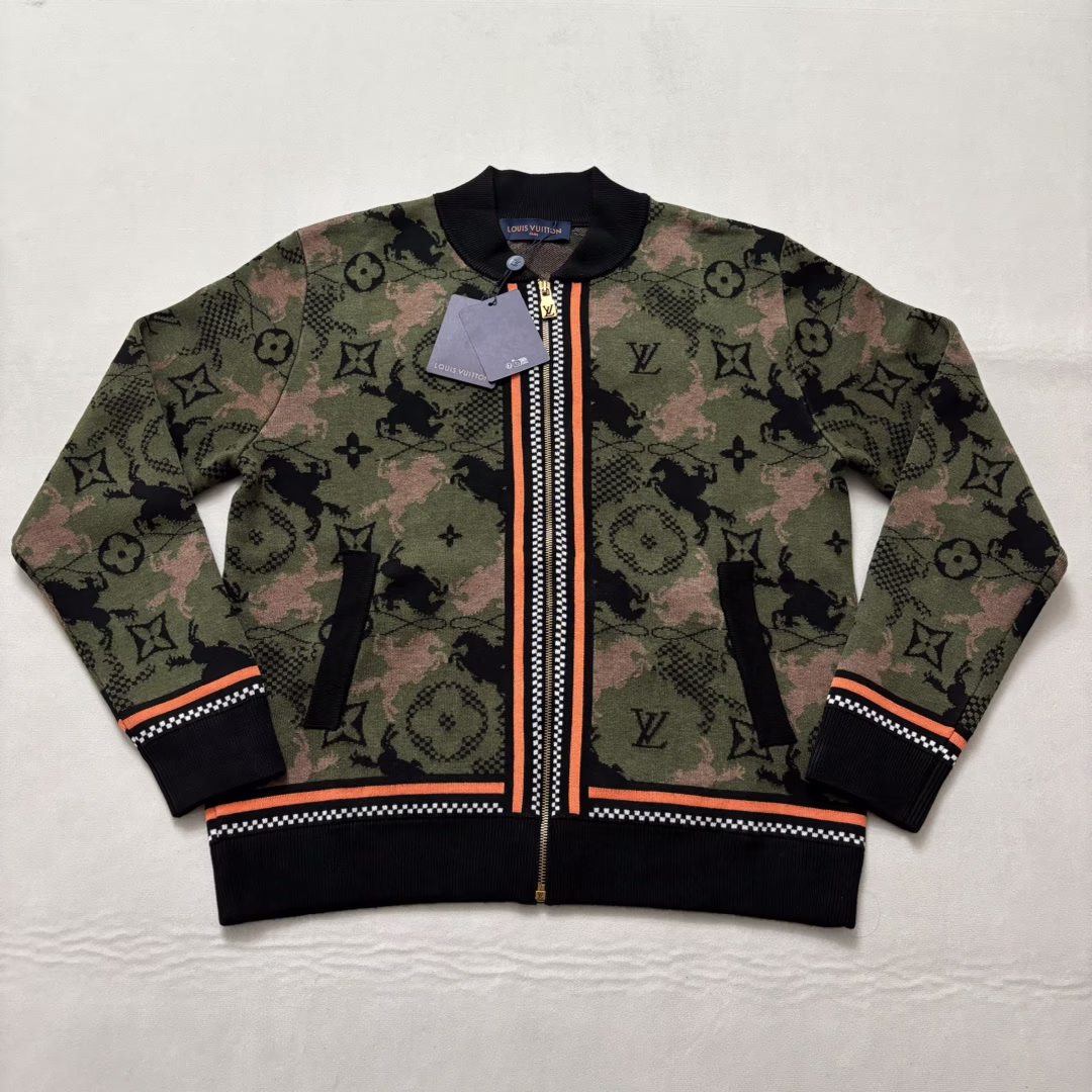 P1060
LV针织毛衣拉链外套
尺码：S-L-高仿包包