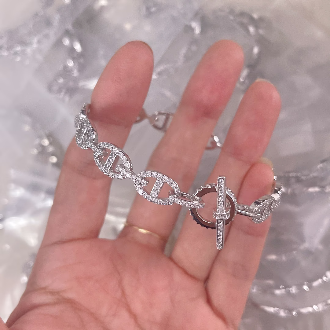 P170 Hermes## Hermes bracelet # Farandole full of diamonds pig's nose 🐽 Hermes Fashion Accessories Dictionary # Creating a new word for every day you are not willing to be monotonous Colourysteria! Engraved with the original coded logo!