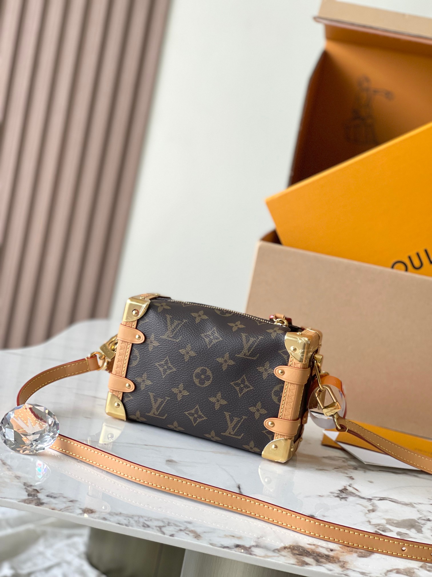 Picture [3]-p1800SIDE TRUNK MiNi handbags Model: M46815Materials: A grade all-steel hardware imported original fabricsPackaging: a full set of original duty-free M Bobberly loadedDimensions: 18 x 12.5 x 8CM-High-fashion bags