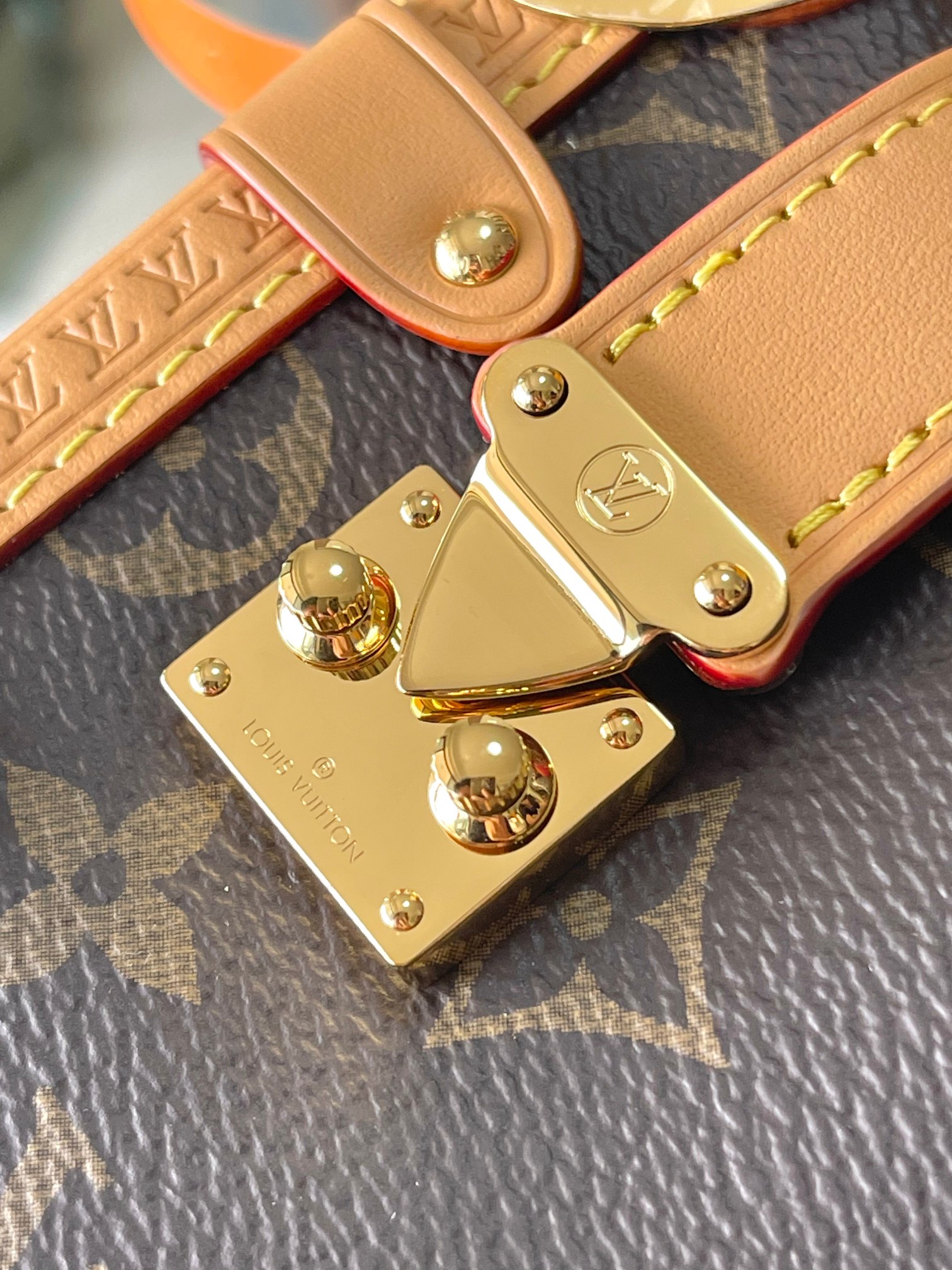 Picture [6]-p1800SIDE TRUNK MiNi handbags Model: M46815Materials: A grade all-steel hardware imported original fabricsPackaging: a full set of original duty-free M Bobberly loadedDimensions: 18 x 12.5 x 8CM-high-fashion bags