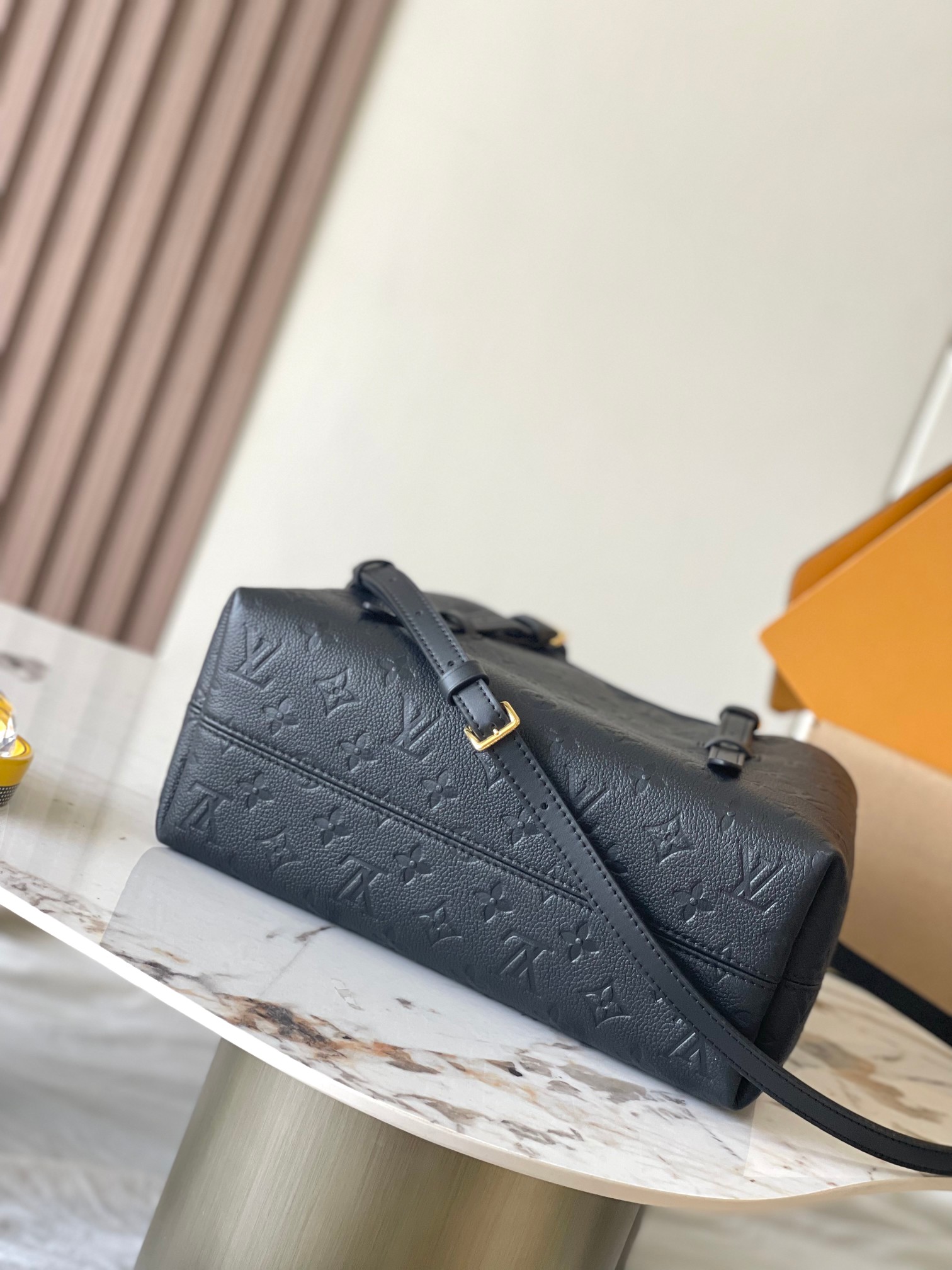 p2300 this section Babylone Tote Handbags Traceability Paris Babylone Trend Community Model: M11463 taupe Material: A-grade all-steel hardware imported original fabrics Packaging: a full set of the original duty-free M Boberly loaded Size: 31 * 21.5 * 13CM-High-fashion Factory