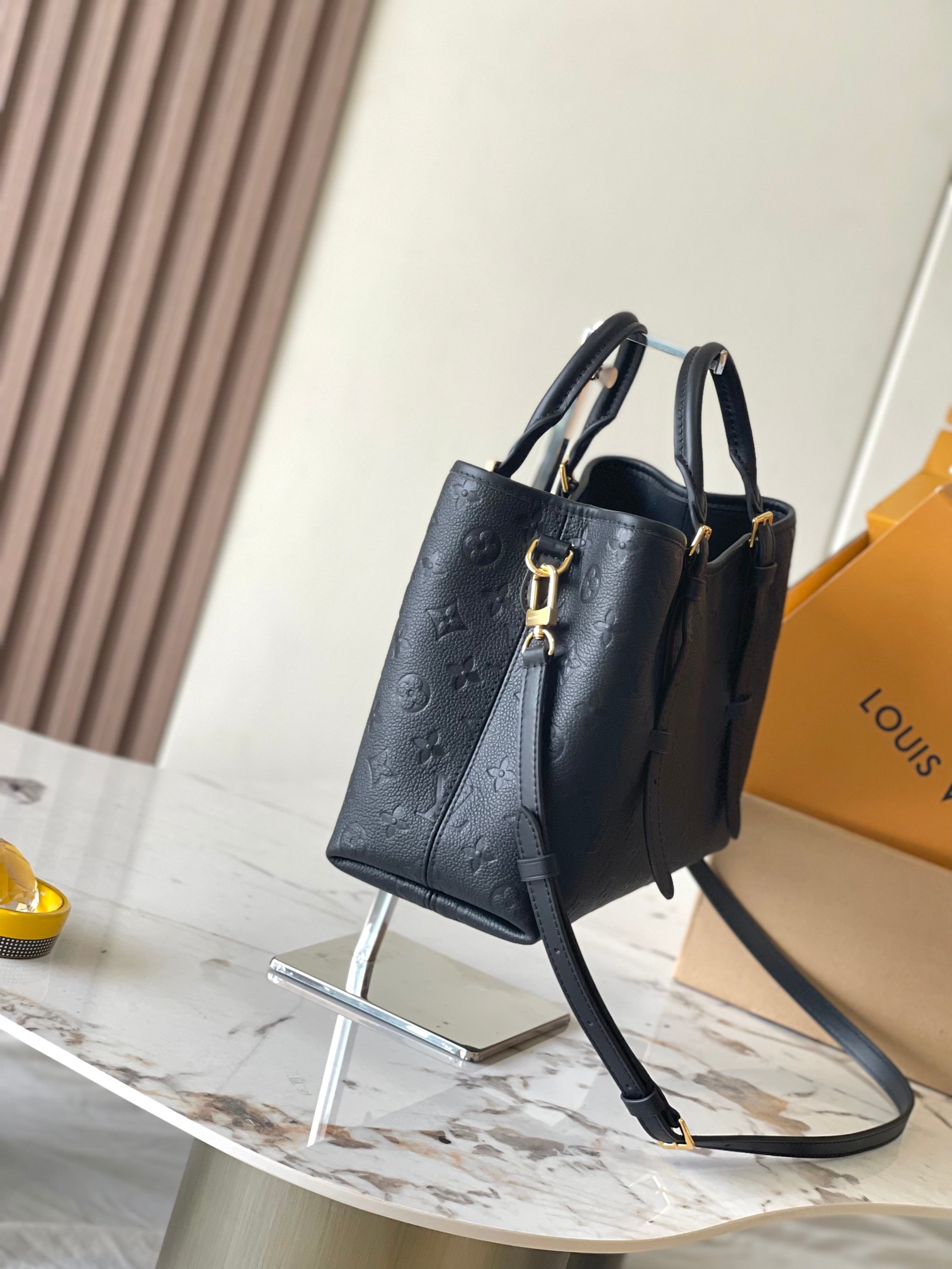 p2300 this section Babylone Tote Handbags Traceability Paris Babylone Trend Community Model: M11463 taupe Material: A-grade all-steel hardware imported original fabrics Packaging: a full set of the original duty-free M Boberly loaded Size: 31 * 21.5 * 13CM-High-fashion Factory