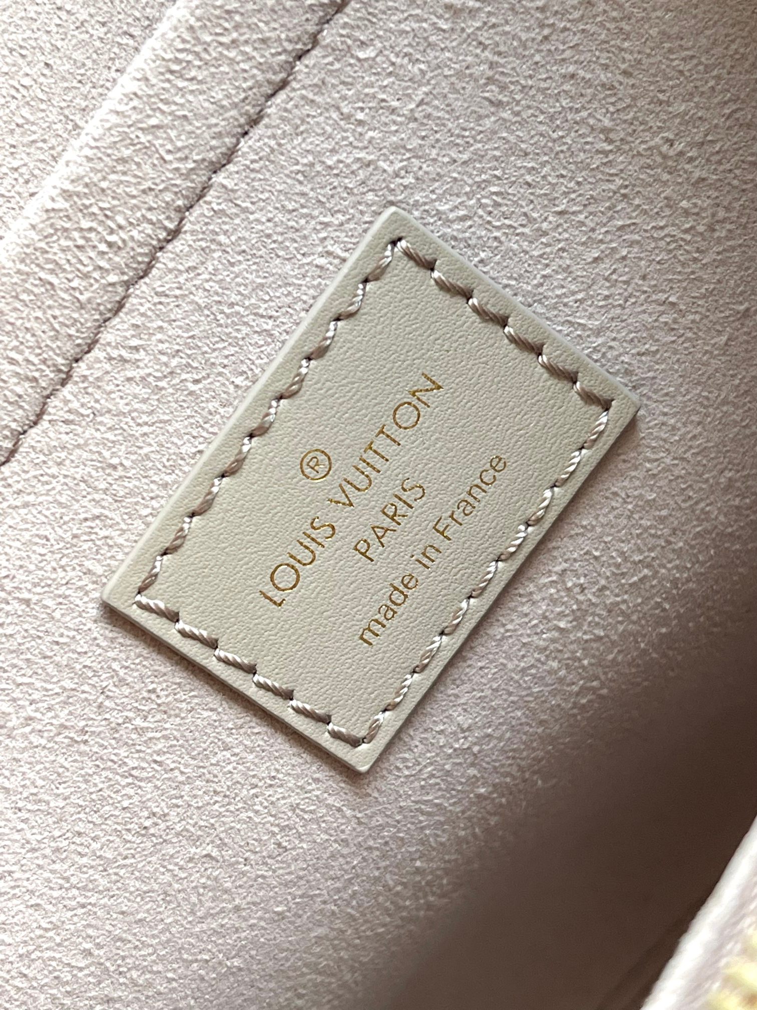 Picture [8]-p2300 This Babylone Tote Handbags Traceability Paris Babylone Trend Community Model: M11463 Taupe Material: A grade all-steel hardware imported original fabrics Packaging: a full set of the original duty-free M Boberly loaded Dimensions: 31 * 21.5 * 13CM-High Faux Bags