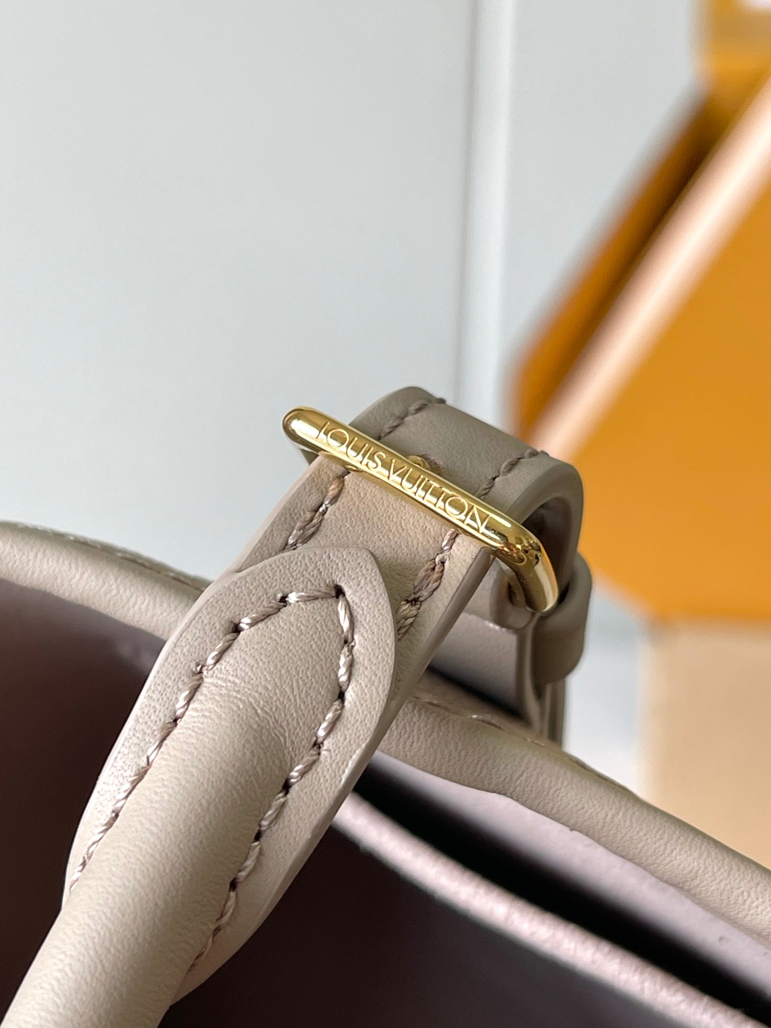 Image [7]-p2300 This Babylone Tote Handbags Traceability Paris Babylone Trend Community Model: M11463 Taupe Material: A grade all-steel hardware imported original fabrics Packaging: a full set of the original duty-free M Boberly loaded Size: 31 * 21.5 * 13CM-High Faux Bags