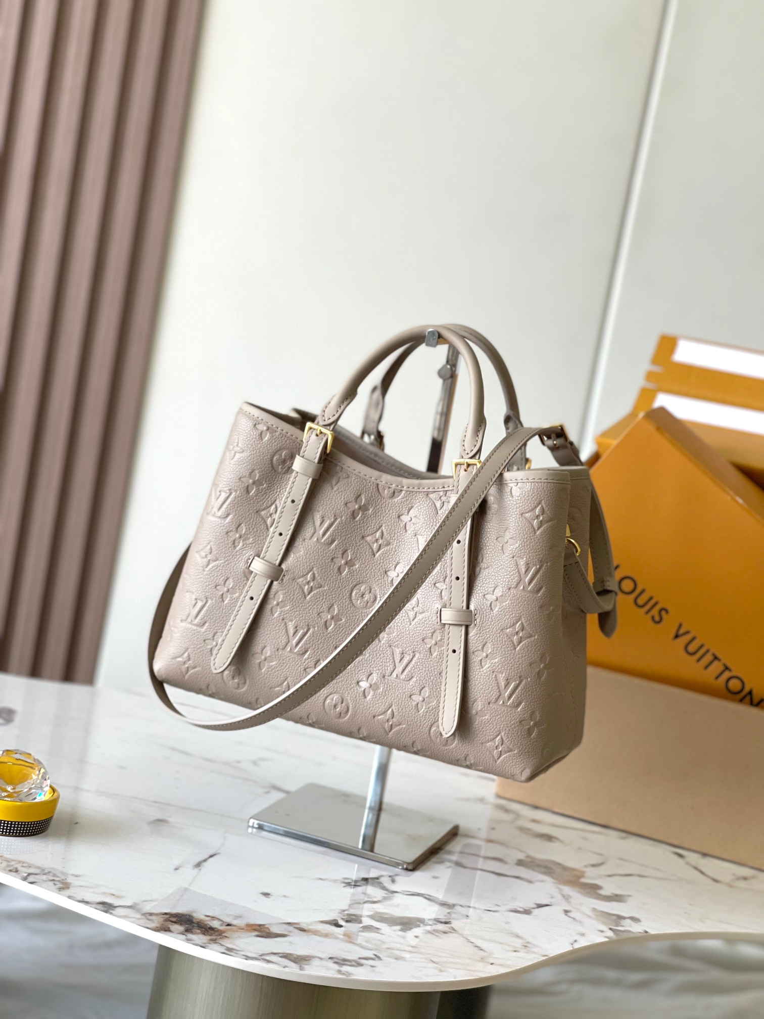 Image [3]-p2300 This Babylone Tote Handbag Traceability Paris Babylone Trend Community Model: M11463 Taupe Material: A grade all-steel hardware imported original fabrics Packaging: a full set of the original duty-free M Boberly loaded Size: 31 * 21.5 * 13CM-High Faux Bags
