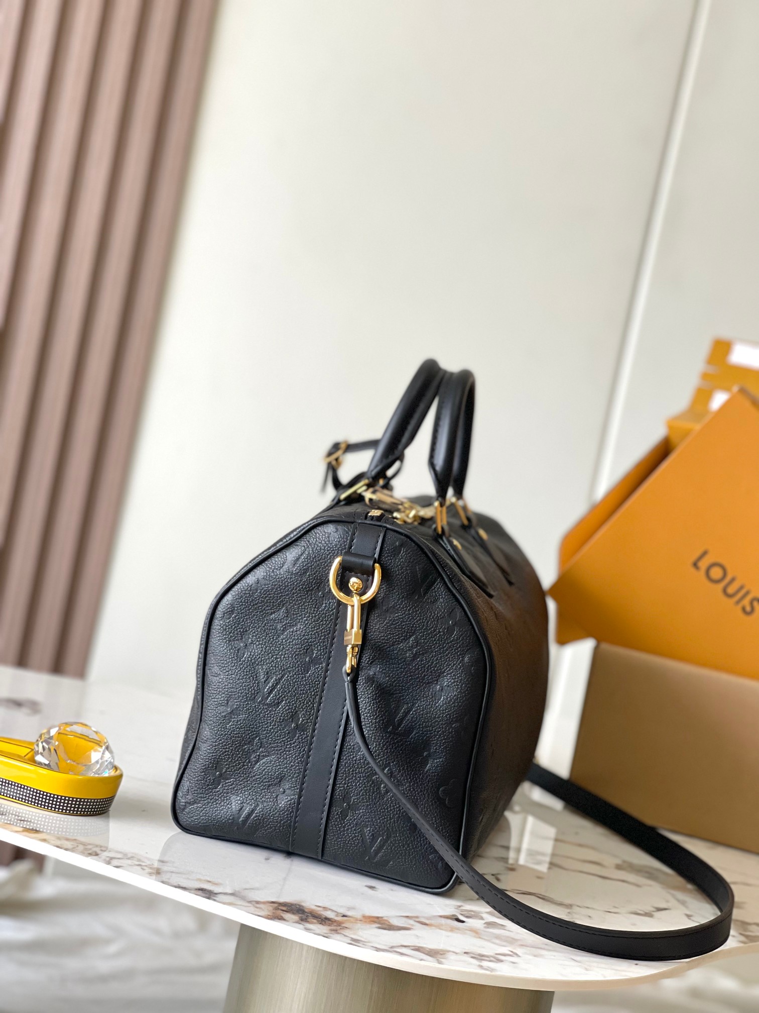 p2400SPEEDY SOFT 30 Handbags Model: M47186 Black Material: A grade all-steel hardware imported original fabrics Packaging: a full set of original duty-free M Bobberly suit Size: 21 * 17 * 30 CM-High-fashion Factory