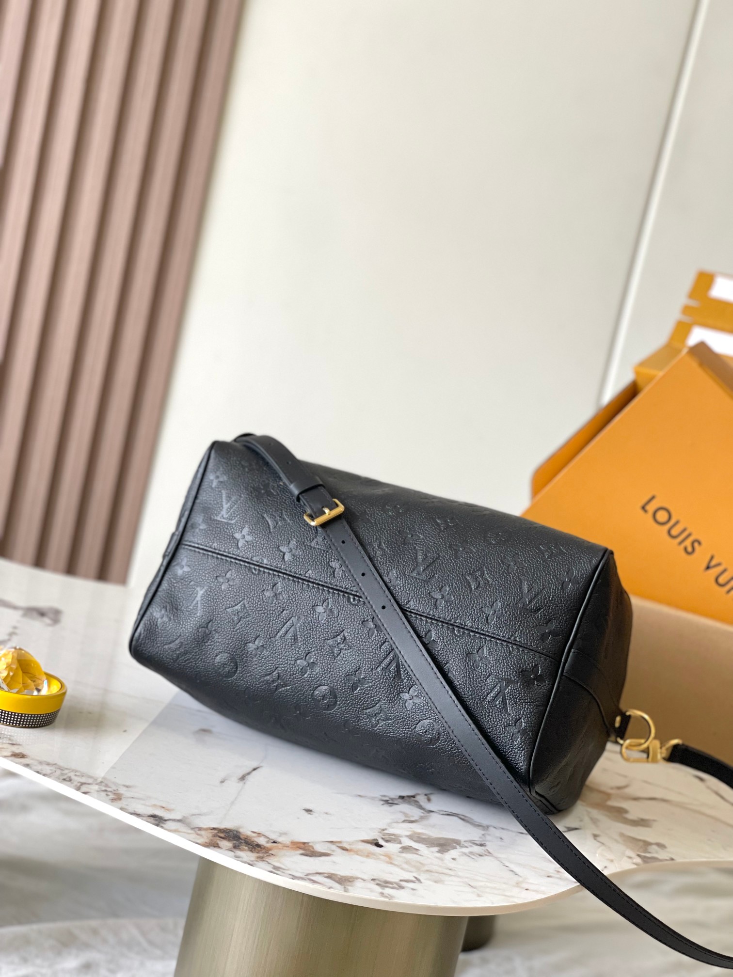 p2400SPEEDY SOFT 30 Handbags Model: M47186 Black Material: A grade all-steel hardware imported original fabrics Packaging: a full set of original duty-free M Bobberly suit Size: 21 * 17 * 30 CM-High-fashion Factory