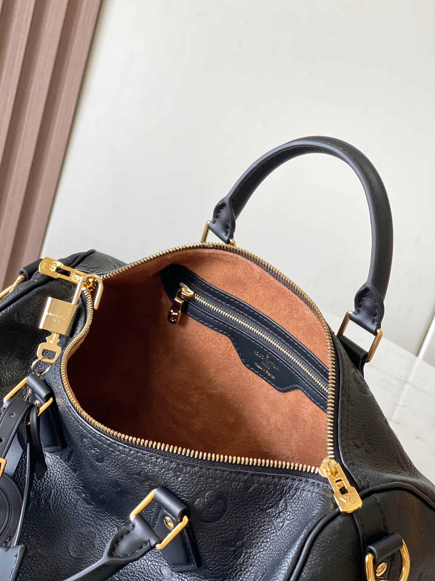 p2400SPEEDY SOFT 30 Handbags Model: M47186 Black Material: A grade all-steel hardware imported original fabrics Packaging: a full set of original duty-free M Bobberly suit Size: 21 * 17 * 30 CM-High-fashion Factory