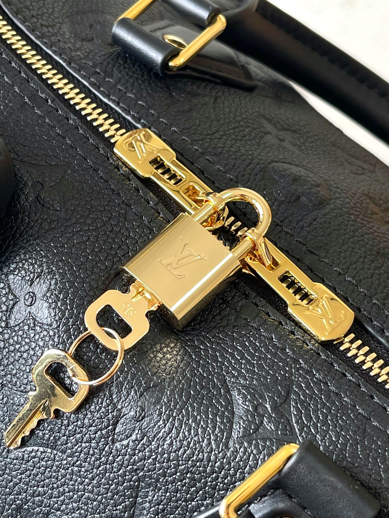 p2400SPEEDY SOFT 30 Handbags Model: M47186 Black Material: A grade all-steel hardware imported original fabrics Packaging: a full set of original duty-free M Bobberly suit Size: 21 * 17 * 30 CM-High-fashion Factory