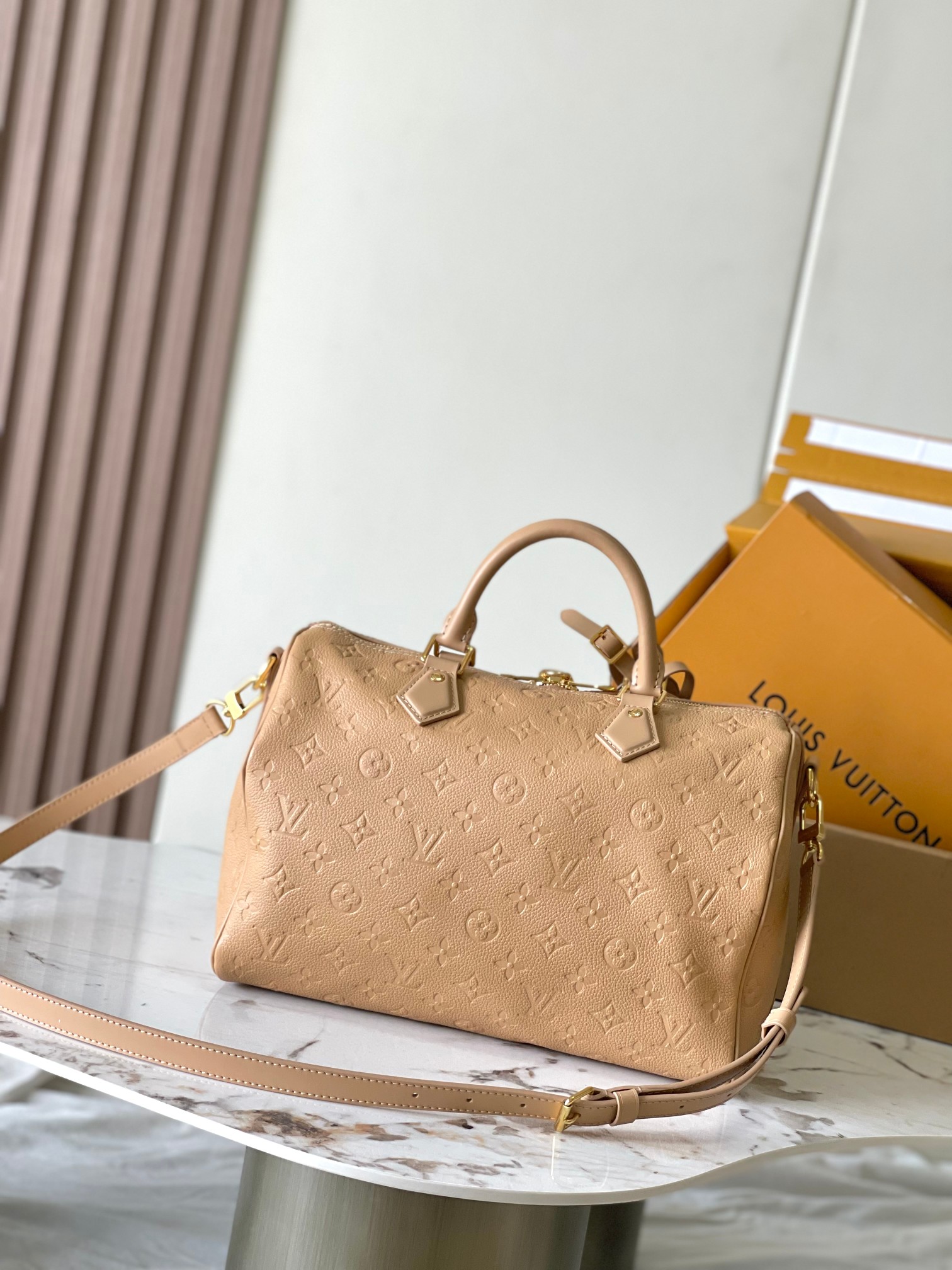 p2400SPEEDY SOFT 30 Handbags Model: M11323 Apricot Material: A grade all-steel hardware imported original fabrics Packaging: a full set of original duty-free M Boberly loaded Size: 21 * 17 * 30 CM-High-fashion Factory