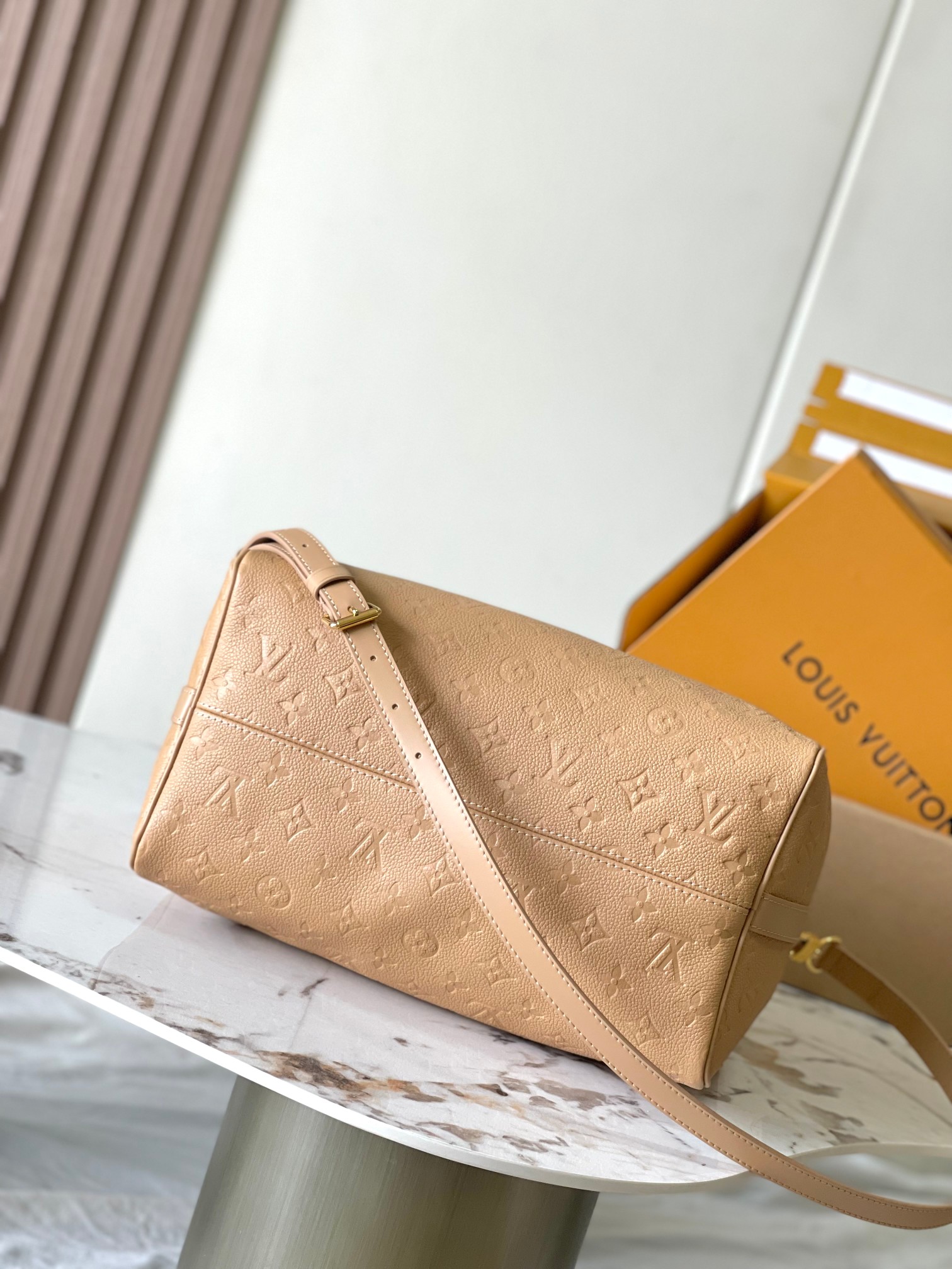p2400SPEEDY SOFT 30 Handbags Model: M11323 Apricot Material: A grade all-steel hardware imported original fabrics Packaging: a full set of original duty-free M Boberly loaded Size: 21 * 17 * 30 CM-High-fashion Factory