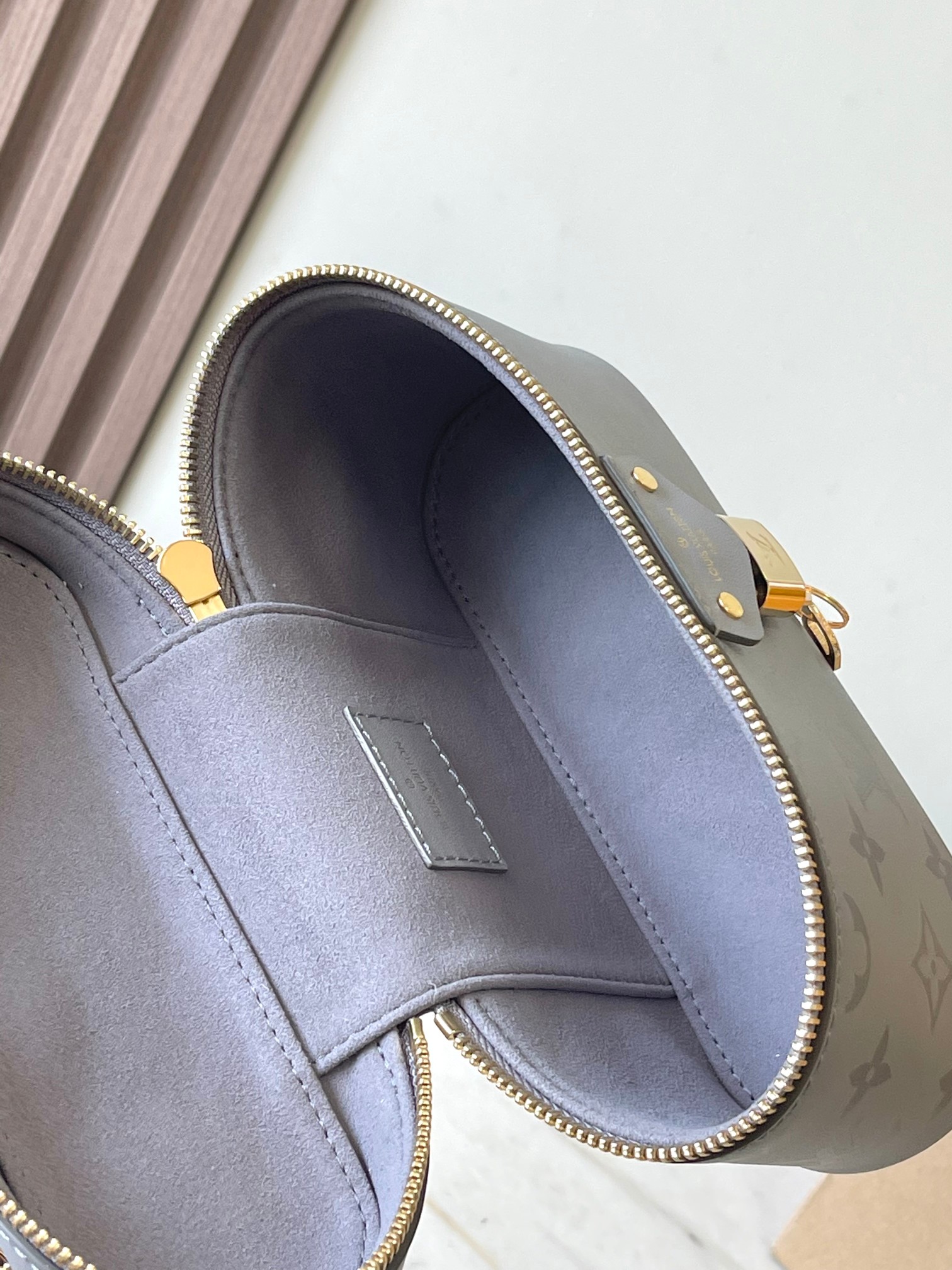 Picture [8]-p2300 This section Vanity Chain Pouch Handbags to Classic Nice Cosmetic Bag Model: M12427 Gray Material: A grade all-steel hardware imported original fabrics Packaging: a full set of the original duty-free M Boberly loaded Size: 19 * 11.5 * 6.5CM-High-fashion bags