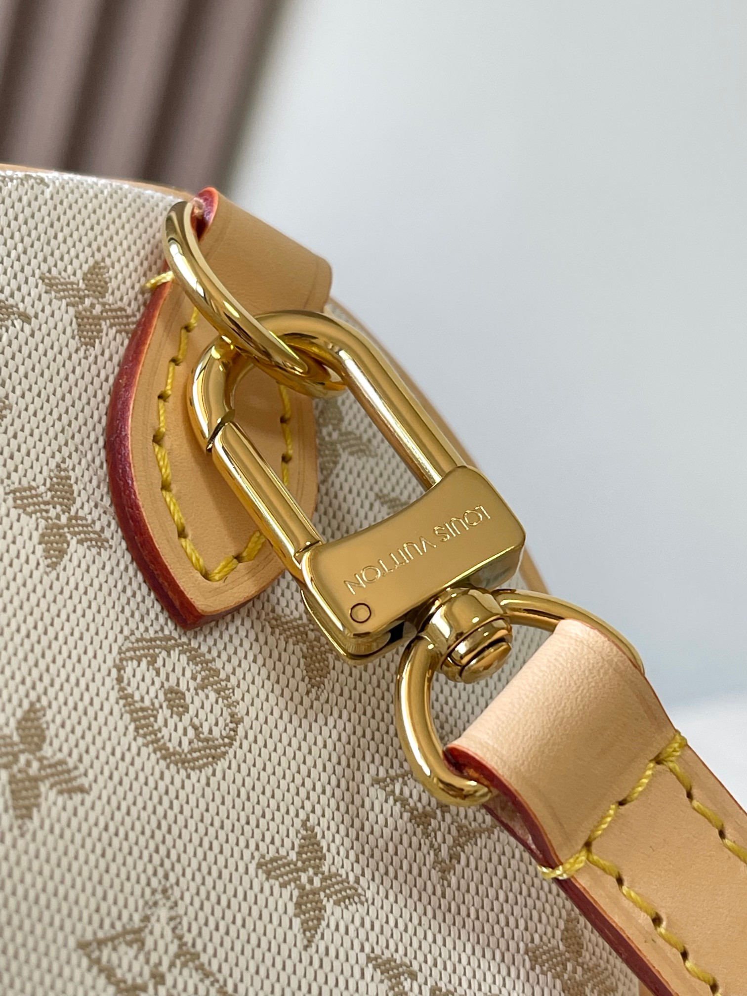 Picture [5]-P1900 Pillow Bag Speedy Series Speedy Bandoulière 20 Model: M12747 Cowboy Material: A grade all-steel hardware imported original fabrics Packaging: a full set of the original duty-free M Bobberly loaded Size: 20.5*13.5*12CM-High-fashion bags