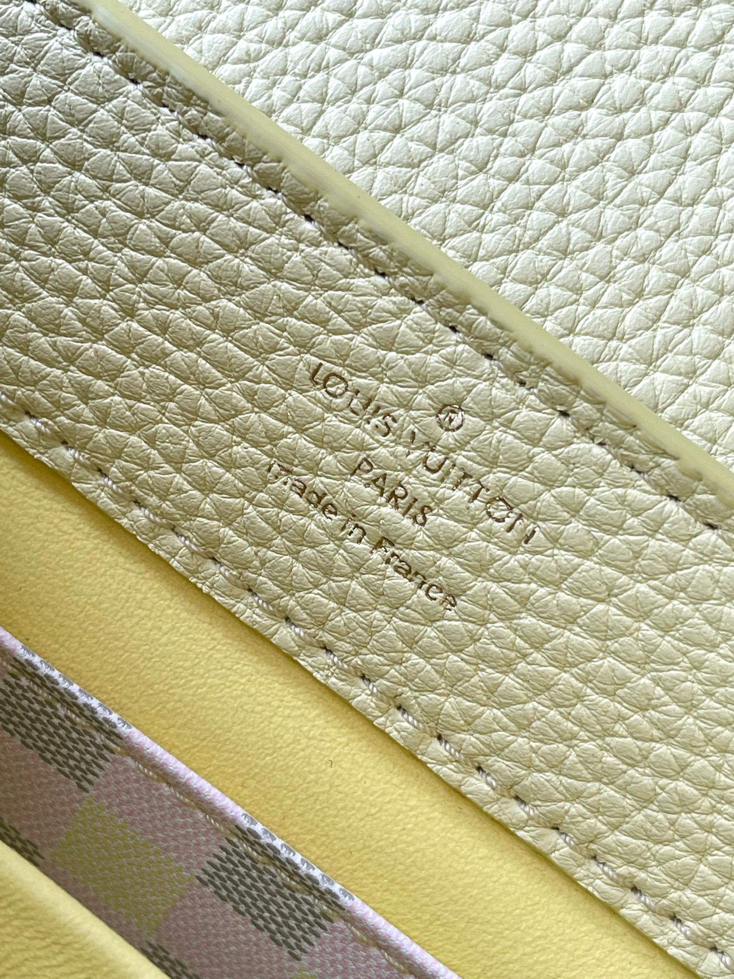 Picture [9]-p4100 CAPUCINES EAST WEST Mini Handbags This Capucines BB Handbags Model: M24809Materials: A grade all-steel hardwareImported original fabricsPackaging: a full set of original duty-free M Bobberly packageSize: 21*14*8CM-High-fashion bags