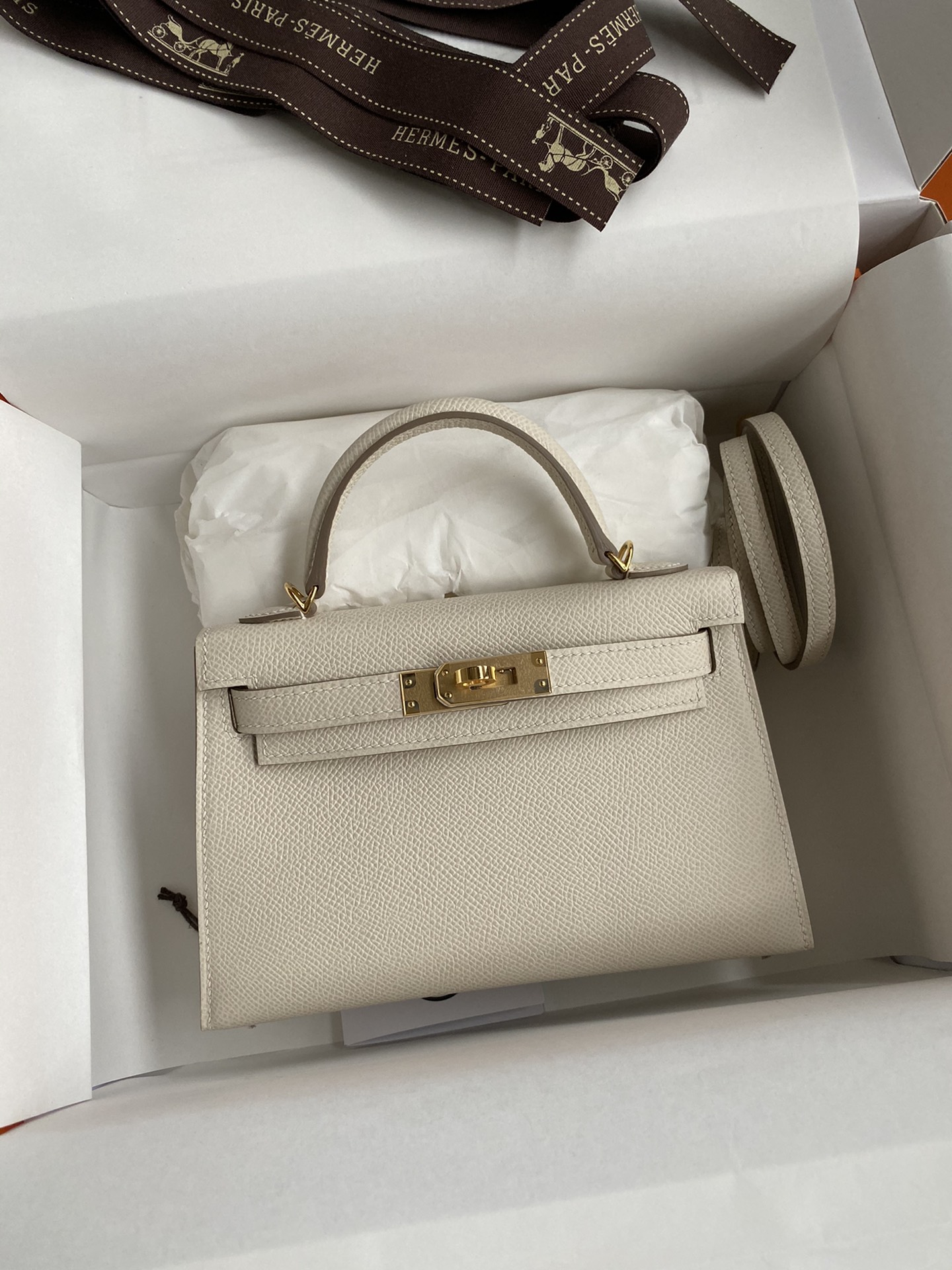 👉二代Mini Kelly 19cm 进口Epsom皮 奶昔白 金扣-高仿包包