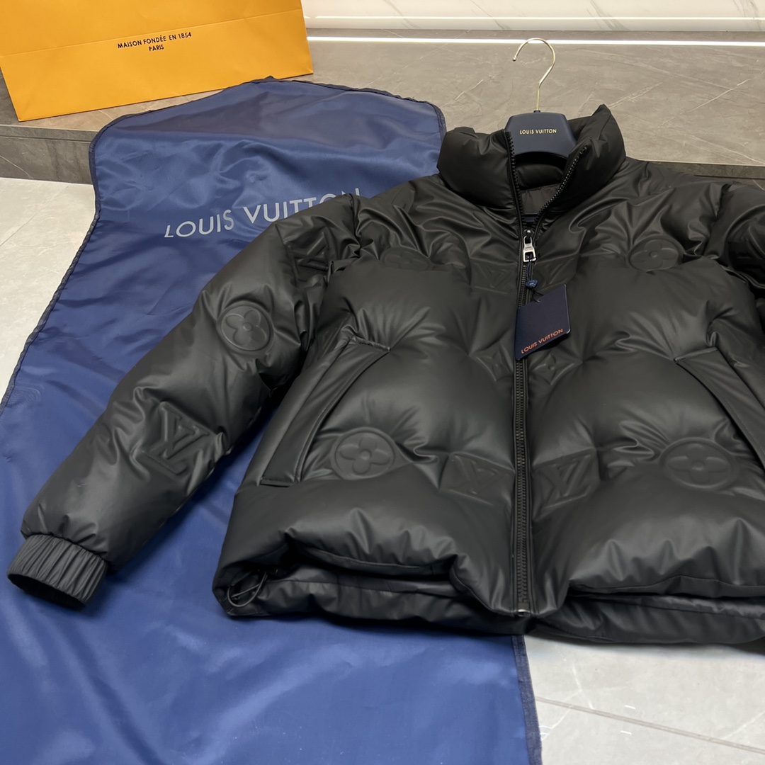 Photo [4]-P1400🎁Louis Embossed Down. The best of the best are "for you", full of goose neck down filling. (Hanger ➕ original nylon storage bag, must be standard ah)-High Faux Bags