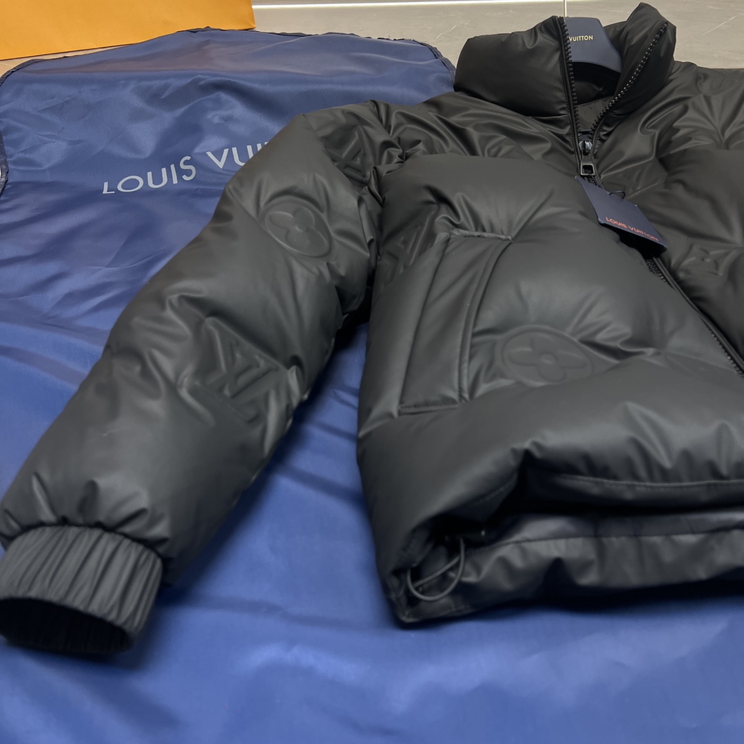 Image [7]-P1400🎁Louis Embossed Down. The best of the best are "for you", full of goose neck down filling. (Hanger ➕ original nylon storage bag, must be standard ah)-High Fake Bags