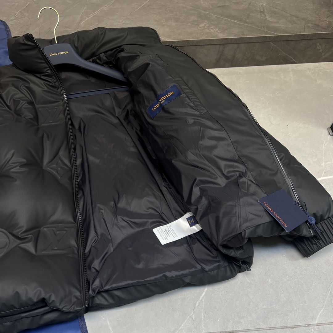 Image [9]-P1400🎁Louis Embossed Down. The best of the best are "for you" full of goose neck down filling. (Hanger ➕ original nylon storage bag, must be standard ah)-High Fake Bags