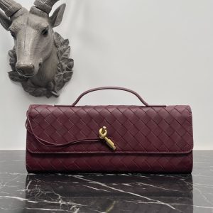 Bottega Veneta burgundy Andiamo new design imported original sheepskin material touch delicate high-level delicate and was hard grass ~ "bag" can really cure a hundred diseases metal and preparation of the collision so that the overall look of a more fashionable sense of seniority and its silhouette line re-interpretation of the traditional classic almost completely unpicky occasions Model No. 3078 size 31 * 13 * 3cm: 3078 size: 31 * 13 * 3cm-high imitation factory
