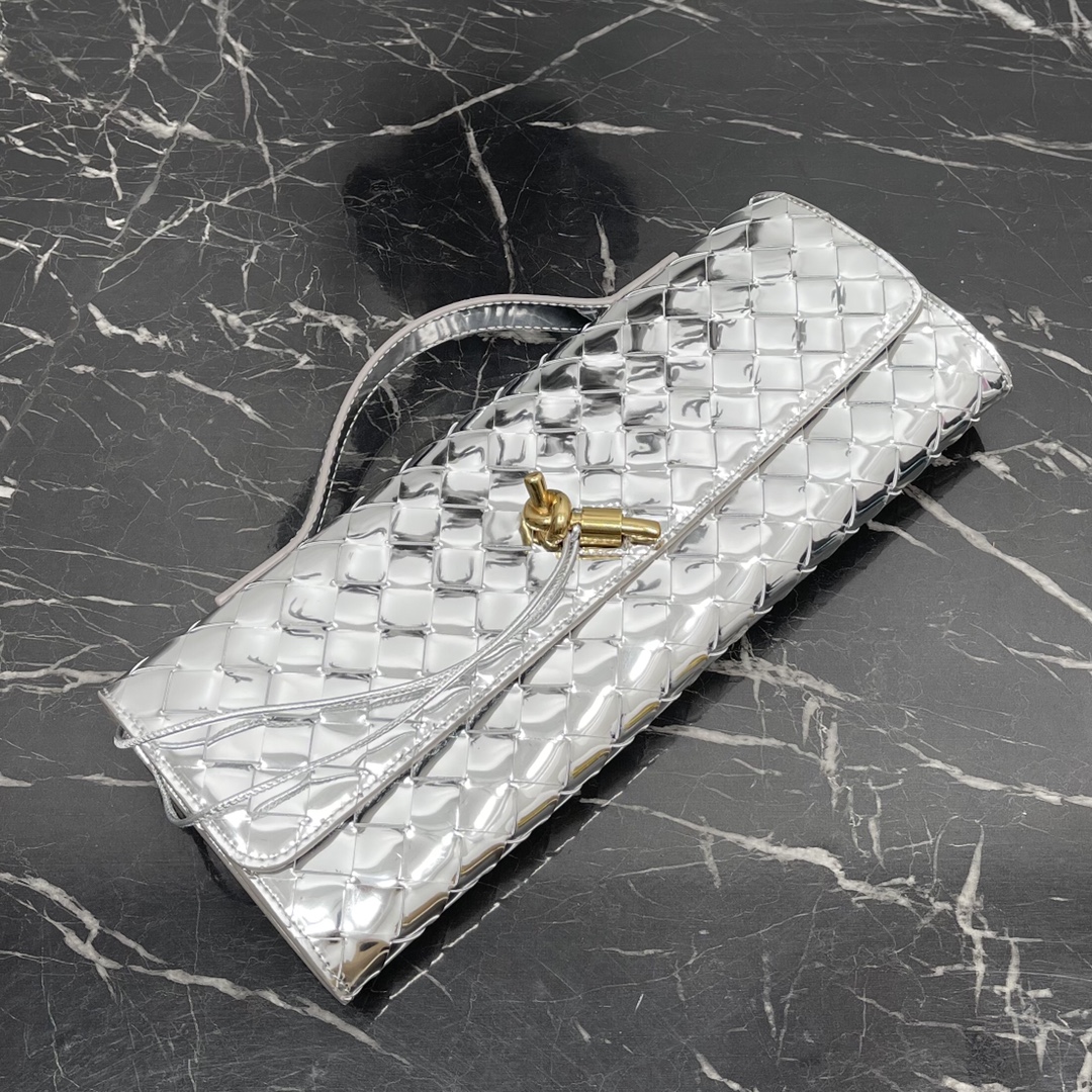 Bottega Veneta silver Andiamo new design imported original sheepskin material touch delicate high-level exquisite and was hard grass ~ "bag" can really cure all diseases metal and preparation of the collision makes the overall look more fashionable sense of seniority and its silhouette line re-interpretation of the traditional classic almost completely unpicky occasions Model No. 3078 size 31 * 13 * 3cm: 3078 size: 31 * 13 * 3cm-high imitation factory