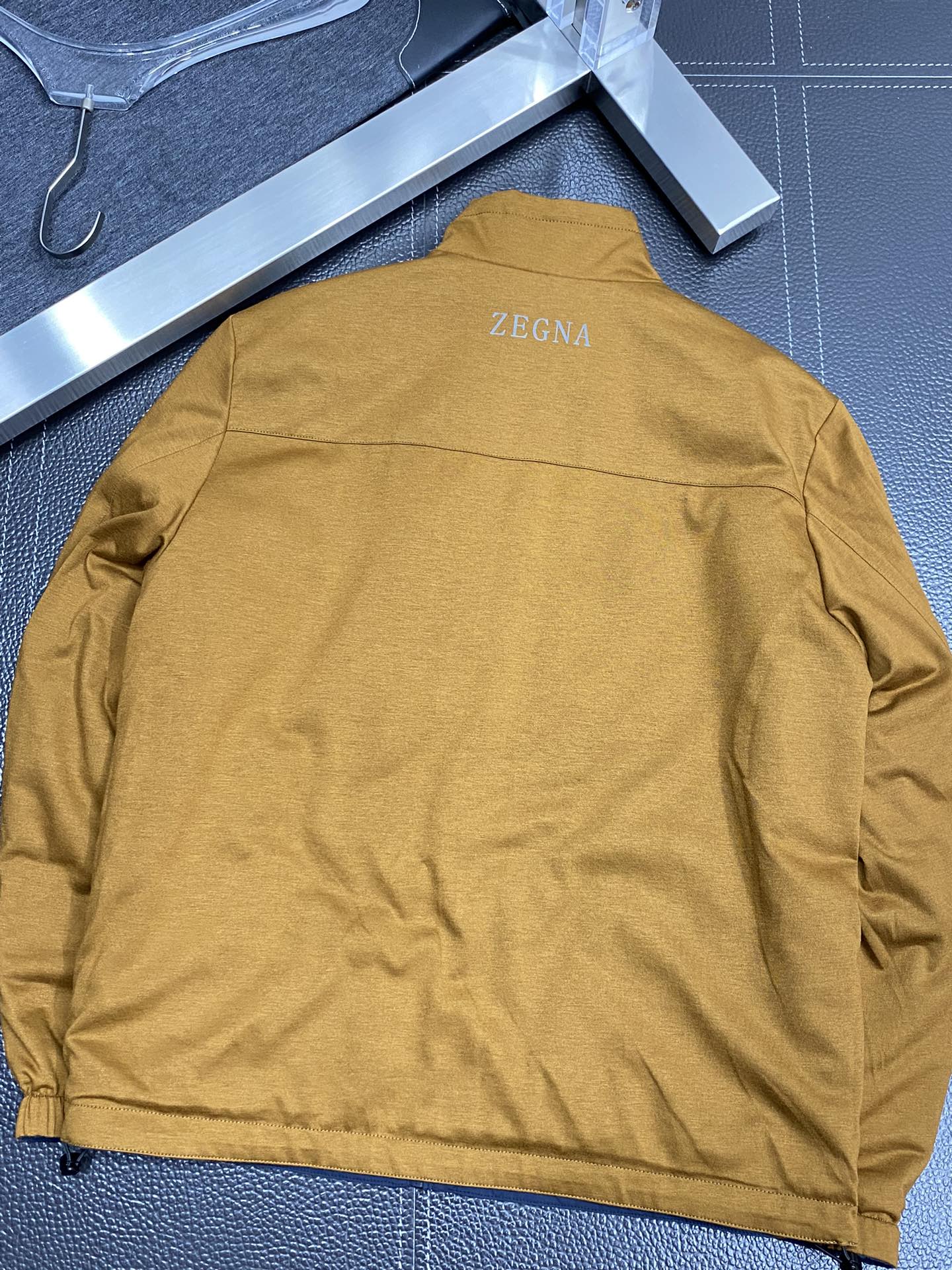 图片[4]-P800 ZEGNA杰尼亚💥独家专供新款男士休闲外套 双面穿设计 透气舒适 高端定制 高版本 时尚百搭爆款⚠️⚠️✨✨进口面料 手感超柔软细腻  穿着亲肤舒适 高端精品 代工厂精细做工 上身非常赞 男士必备单品 三标齐全 码数M-3XL-高仿包包
