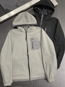 P880 ZEGNA杰尼亚💥独家专供新款男士休闲连帽夹克 透气舒适 高端定制 高版本 时尚百搭爆款⚠️⚠️✨✨进口面料 手感超柔软细腻  穿着亲肤舒适 高端精品 代工厂精细做工 上身非常赞 男士必备单品 三标齐全 码数M-3XL-高仿包包