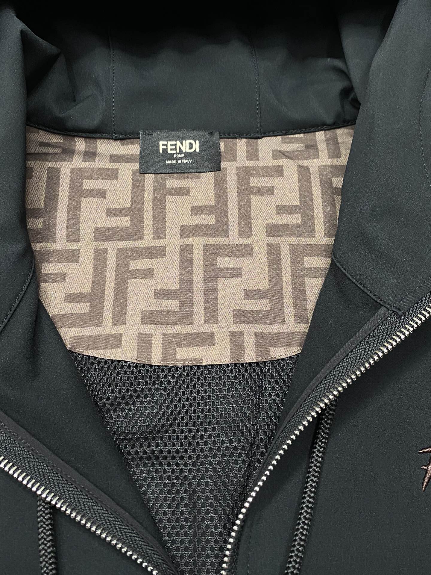 Picture [6]-P820FENDI Fendi 💥 exclusive exclusive latest fashion spring and fall hooded jacket classic design sense and value of the jacket quality is not picky quality control can be directly into the hands of the high end of the perfect product that can not be faulted! Through the details of the picture can feel its strong aura of polytropic warmth and warmth effect is remarkable do not have to worry about a little bit of cold! Fashion and functionality both the whole section looks more luxurious atmosphere! Size: M-3XL-High Faux Bags