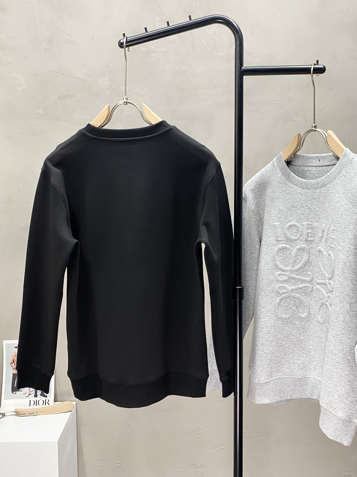 P540 Loewe Loewe 💥 exclusive exclusive fall and winter new men's casual sweater high-end customized high version of the fashion versatile explosive models ⚠️✨ the original imported fabric collar hem logo design feel super soft and delicate wear skin-friendly and comfortable high-end boutique OEM fine workmanship on the body is very good men's must-have single product complete three labels Size 48-56