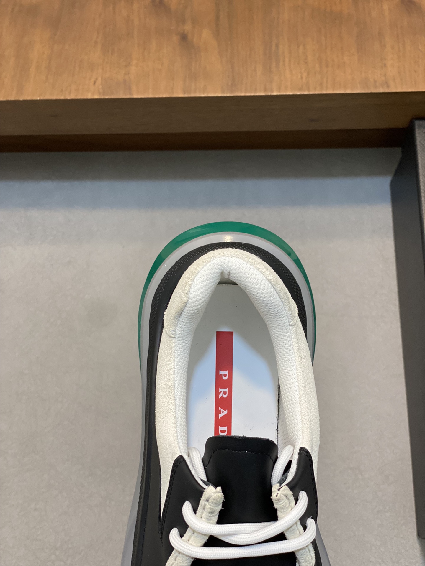 P900 P 🔍 普 炸街男神运动鞋新品来袭发售原厂配置意大利进口原版面料经典版面运动潮达人进口水染牛皮里垫鞋底：原厂特供原版底超级舒适原厂跟单货 🔍🔍🔍高品质可随意进出专柜欢迎对比码数39-44（可订38 45 ）-Comparison of yardage 39-44 ( Can order 38 45 ）-High imitation factory