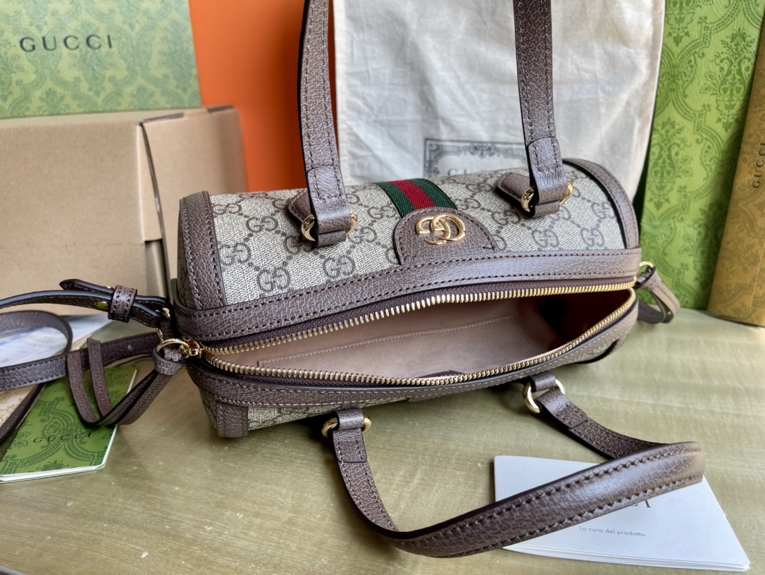 图片[7]-型号：602577 尺寸：25.5/14/14 P1660 𝙊𝙥𝙝𝙞𝙙𝙞𝙖 新品 波士顿包
融合了两个标志性的经典品牌元素：GG图案和条纹织带且每一季均以新颖造型和材质推陈出新这款波士顿包采用手提造型并融入辨识度出众的设计元素织纹皮革滚边搭配顶部双G配件演绎经典时尚魅力-高仿包包