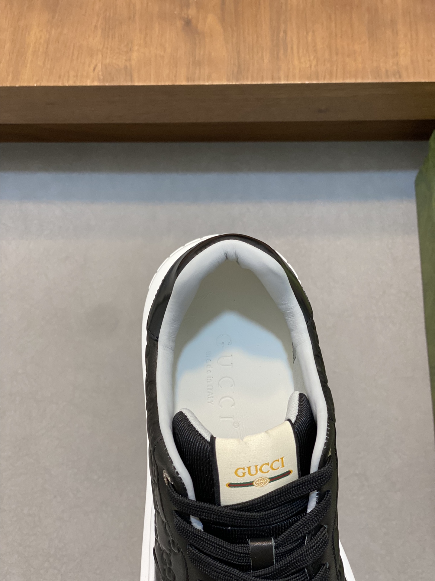 P920 ▫️G family men's GG sneakers choose imported cowhide to create a simple and comfortable version of the lining of the first layer of cowhide tongue decorated with the brand logo details fine first layer of water-dyed cowhide lining to create a comfortable foot!Size: 38-44 (45 customized)