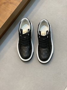 P920 ▫️G family men's GG sneakers choose imported cowhide to create a simple and comfortable version of the lining of the first layer of cowhide tongue decorated with the brand logo details fine first layer of water-dyed cowhide lining to create a comfortable foot!Size: 38-44 (45 customized)