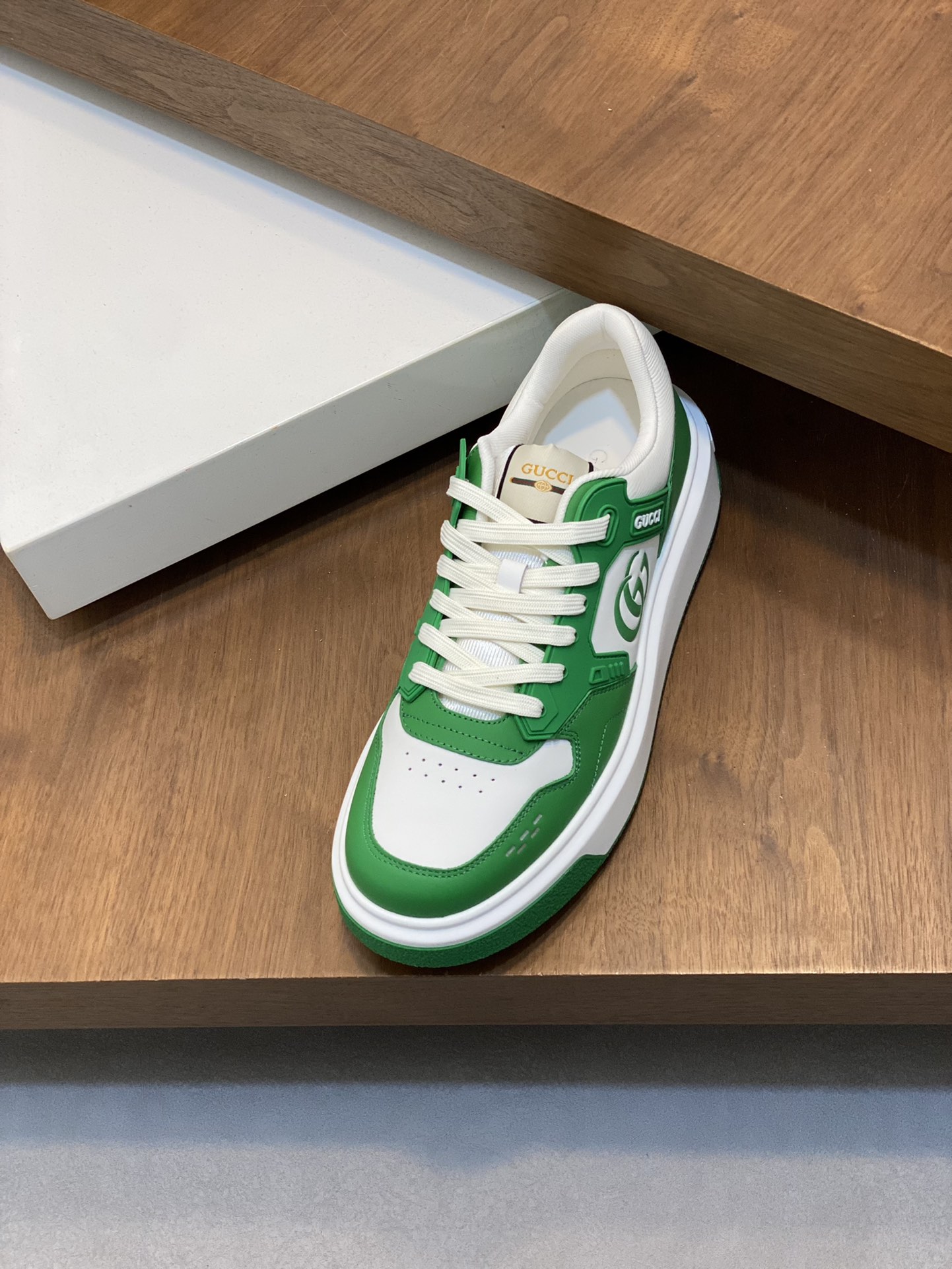 Molding outsole - ultra-high quality control - fine workmanship: highlight (high-end - noble - grade) - Size : 38-44 (45 can be customized) - high imitation bags