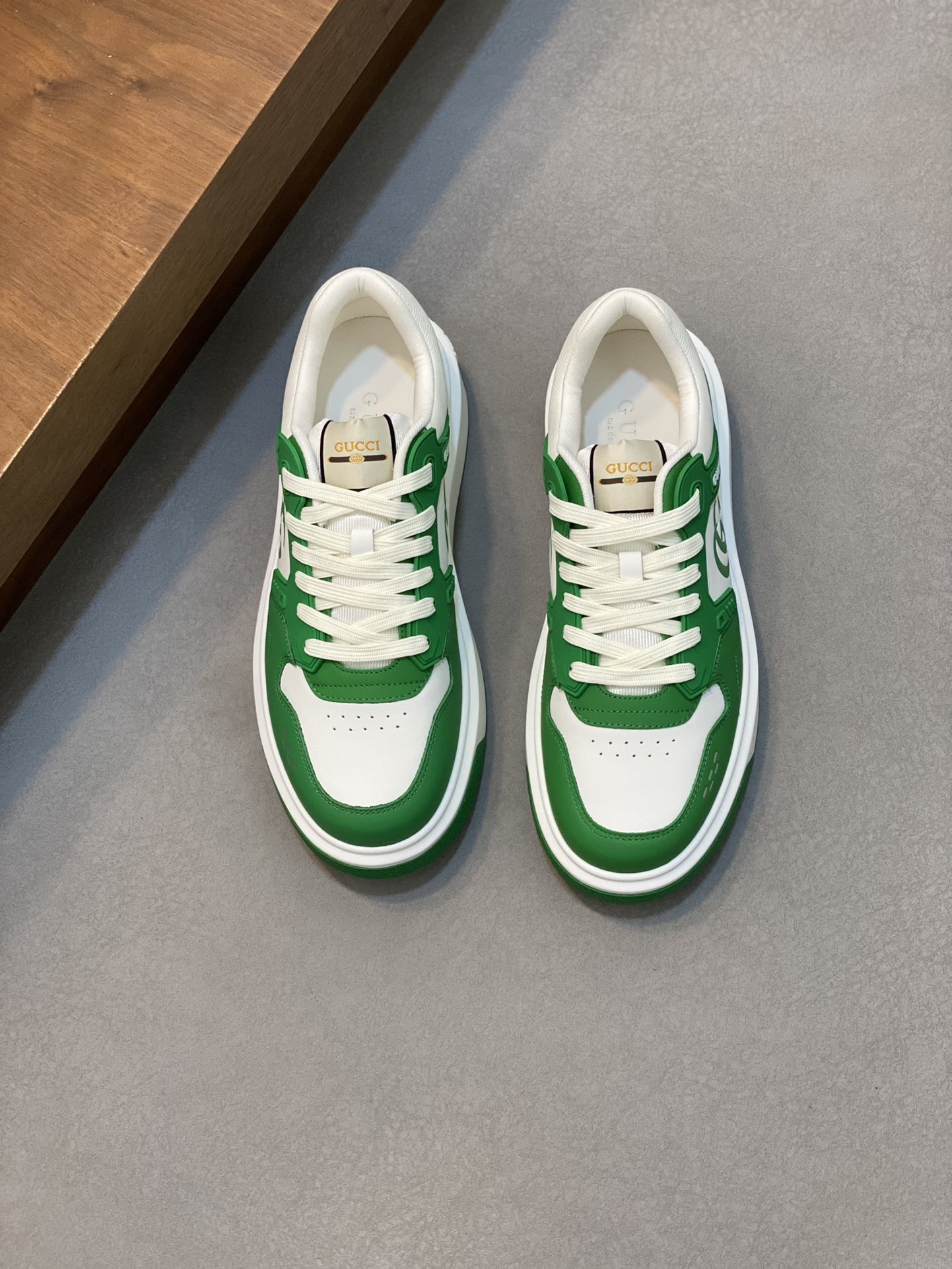 Molding outsole - ultra-high quality control - fine workmanship: highlight (high-end - noble - grade) - Size : 38-44 (45 can be customized) - high imitation bags