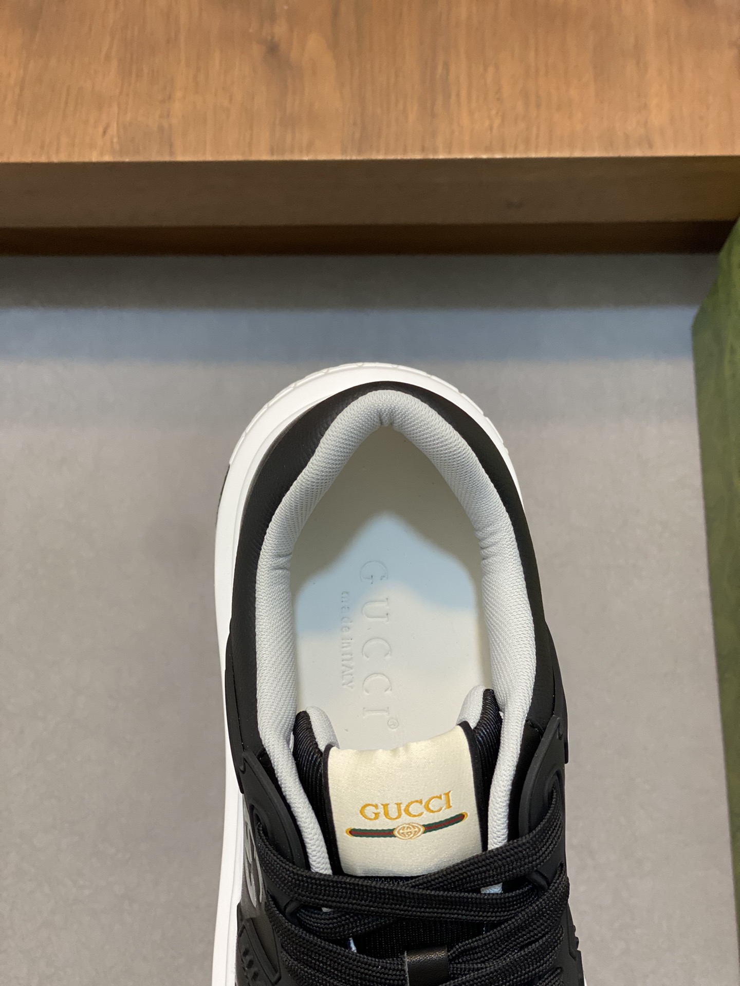 Molding outsole - ultra-high quality control - fine workmanship: highlight (high-end - noble - grade) - Size : 38-44 (45 can be customized) - high imitation bags
