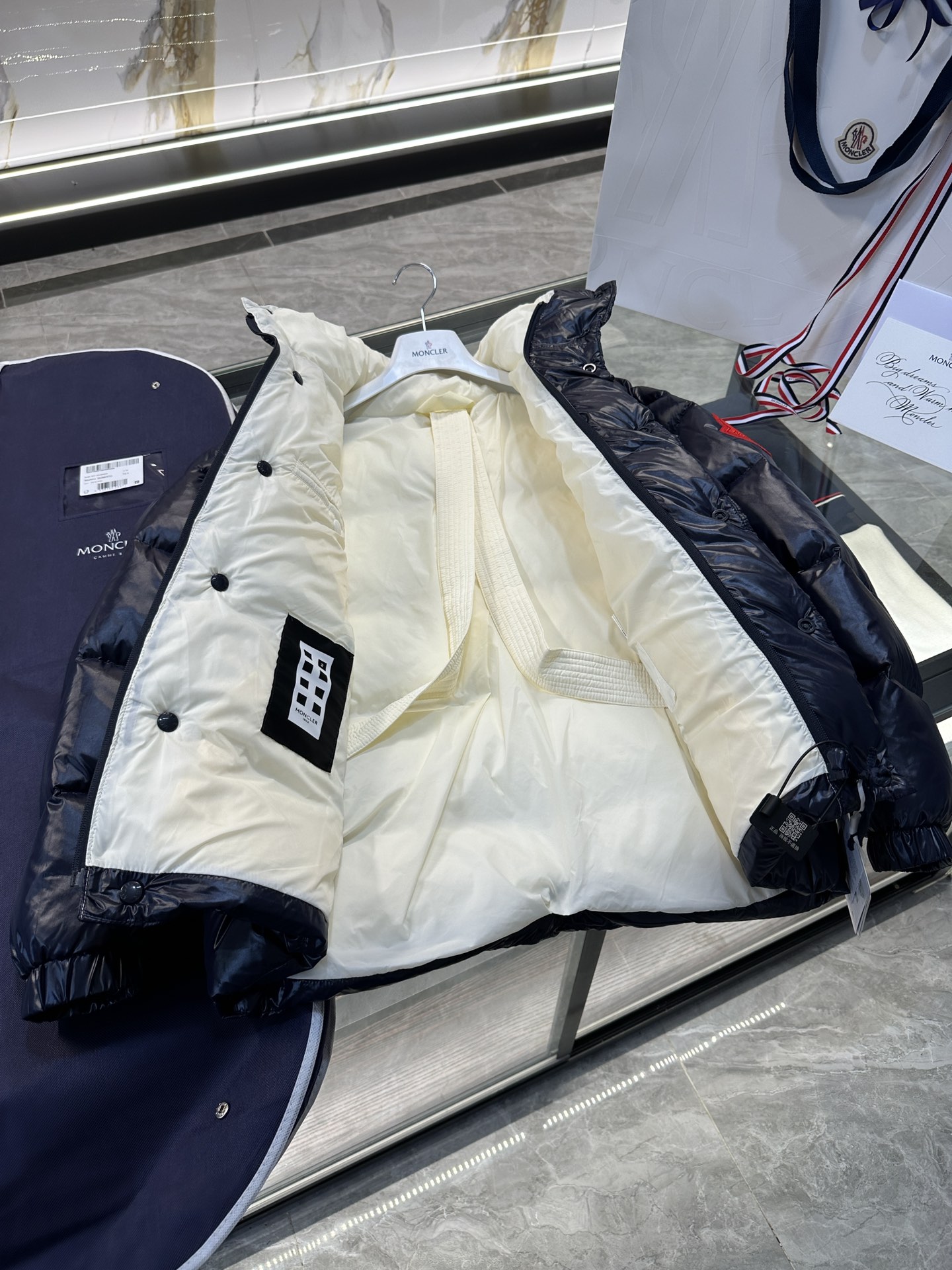 图片[8]-P1460  Moncler 1952限定系列Dervox更多实拍细节展示.认准出品标准,鹅绒填充/条码款号齐全对应官网一致/吊牌内置NFC电子感应防伪.
码数1-5码-高仿包包