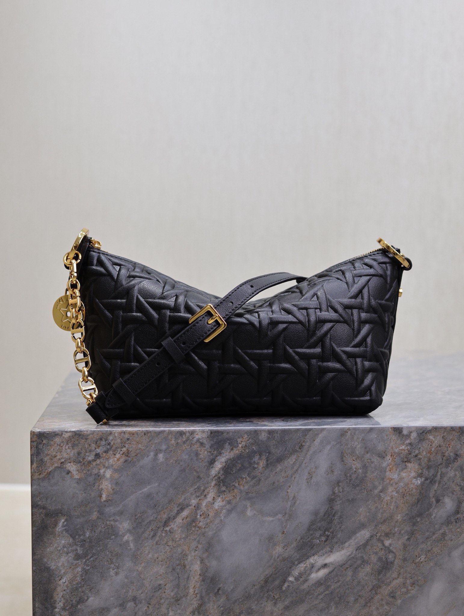 Picture [5]-Diorstar Hobo♣️ pressed rattan grid chain handbags/denim/white leather/black leather three color comparison picture √√√√ Model: 3202-High Faux Bags