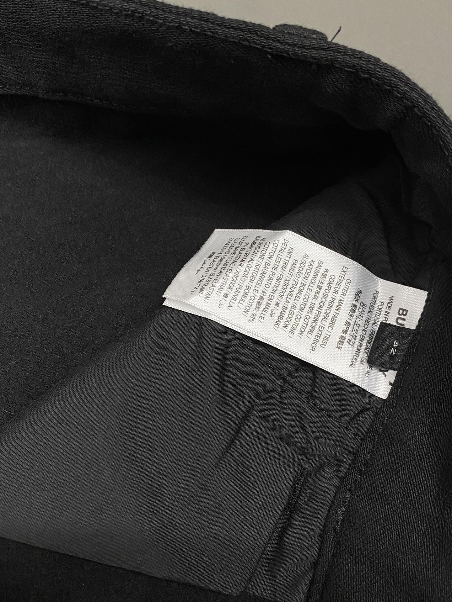 P640 Burberry Burberry 💥 Exclusive exclusive new casual jeans 👖 High-end version! Padded and thickened Counter customized fabrics Breathable comfort high impeccable details brand elements design concepts reflecting high quality feel delicate and soft! Presenting casual tailoring on the body version of the superb! Yardage: 30-38