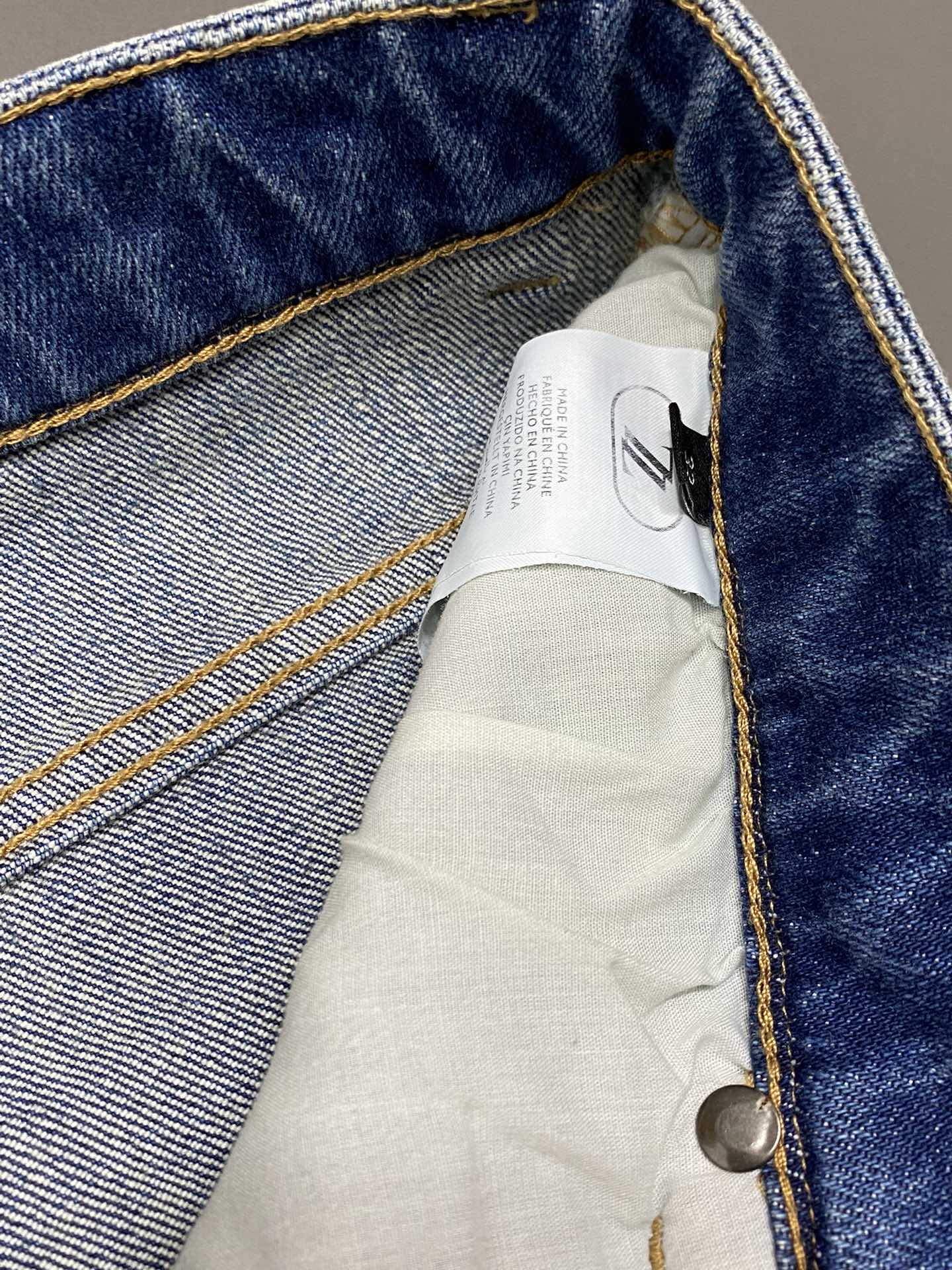 图片[7]-P640ZEGNA杰尼亚💥独家专供新款休闲牛仔裤👖高端版本！专柜定制面料 透气舒适度高细节无可挑剔品牌元素设计理念体现高品质手感细腻柔软！呈现休闲裁剪上身版型超赞！码数：30-38-高仿包包