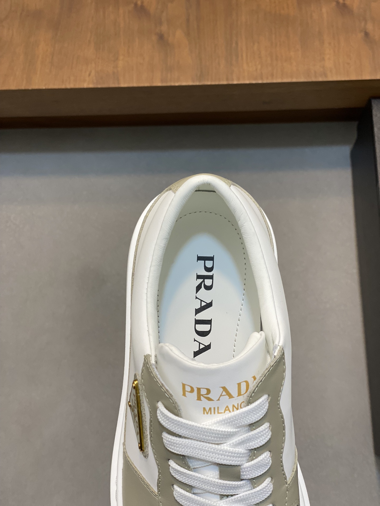 图片[7]-P880 Prada普拉达高版本休闲款鞋面采用意原版牛皮   「凸显高端·贵气·档次」做工考究（原版牛皮内里）牛皮垫脚鞋底：原厂特供原版大底 实物拍摄
码数：38-44-高仿包包