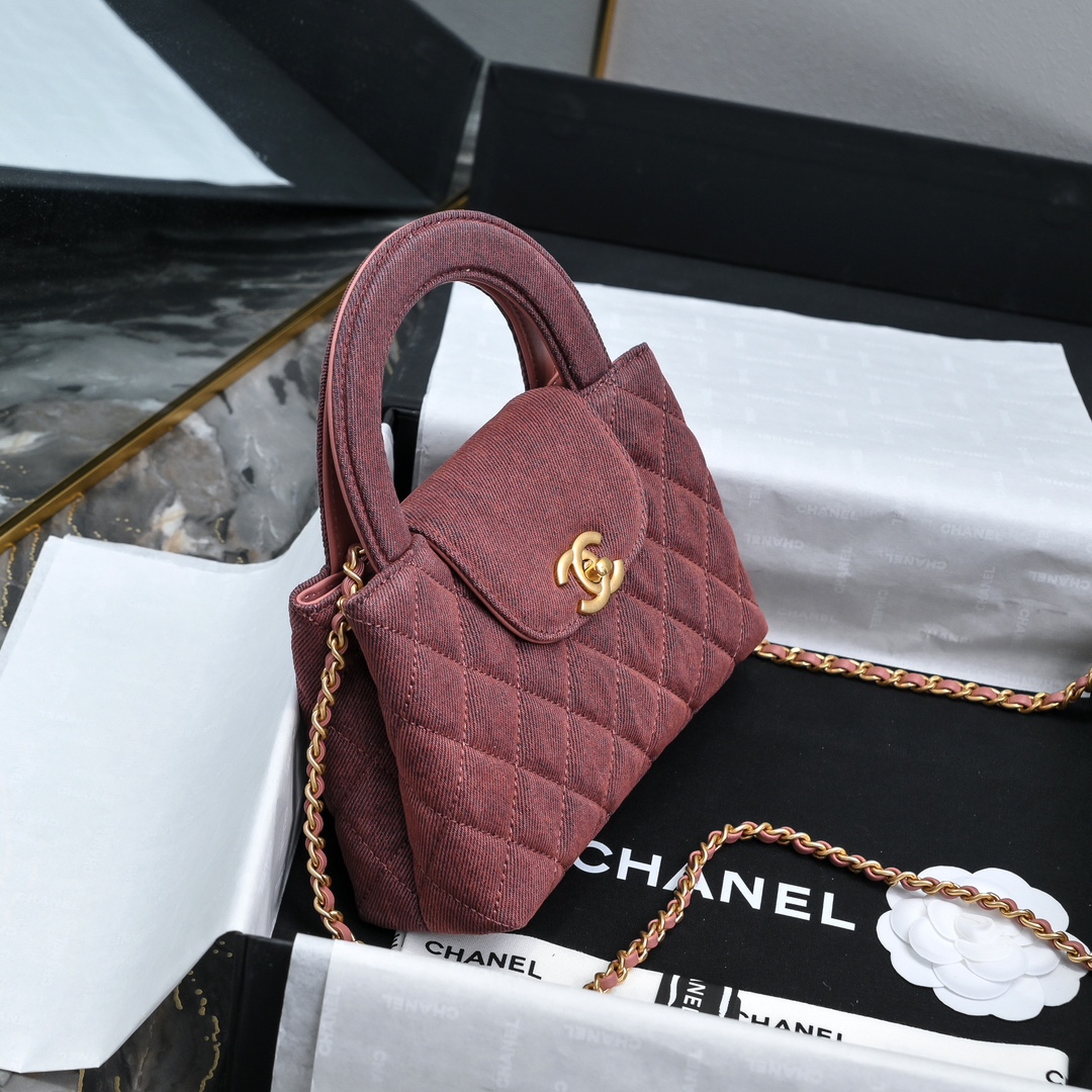 图片[3]-CHANEL 24A Kelly手柄包 棕红牛仔布
时尚是一个轮回大热门中古kelly被Chanel重新设计焕发生机中古Kelly以经典的手柄手提出名在基础加上皮穿链肩带颠覆传统更加随性方便  
尺寸13-19-7
全套包装-高仿包包