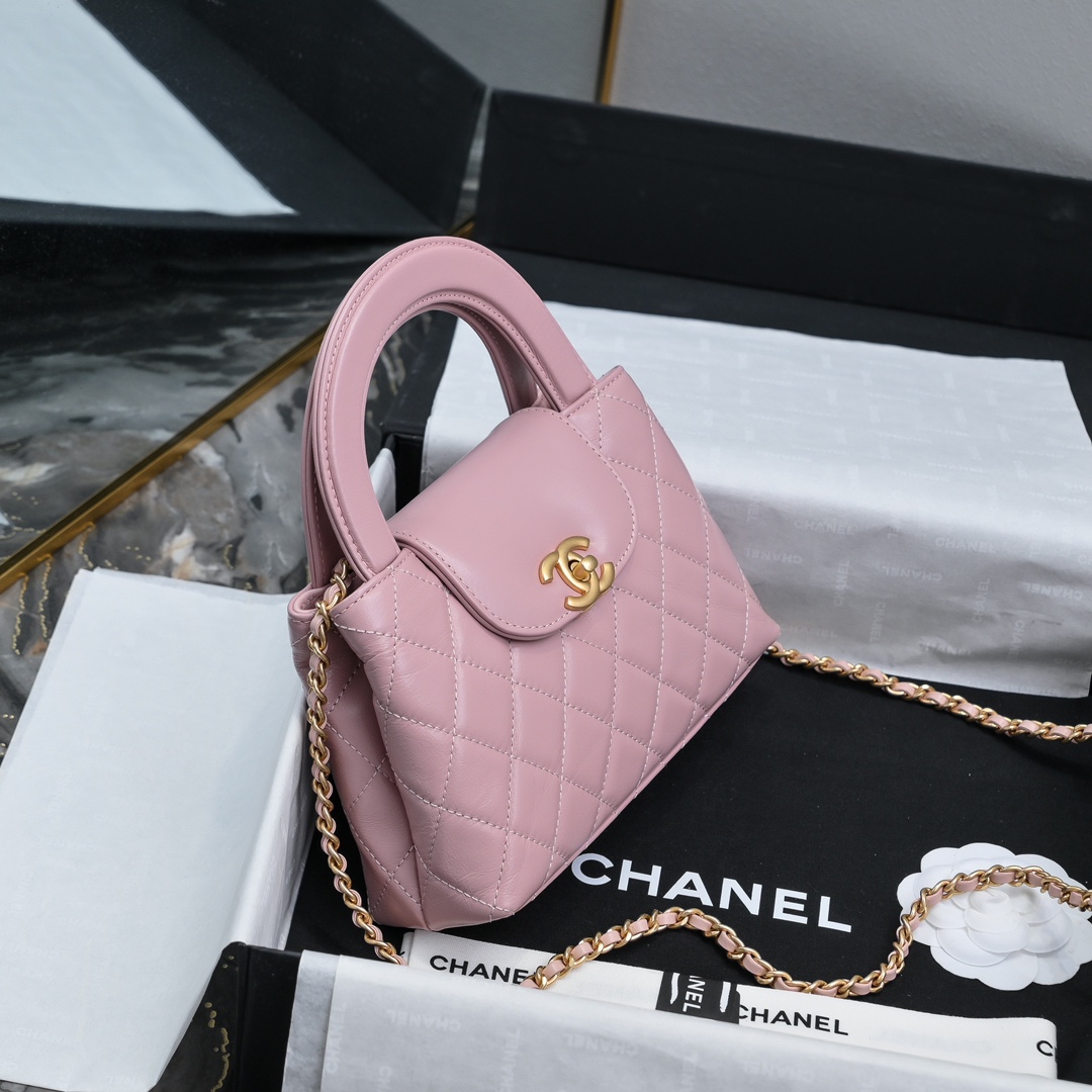 CHANEL 24A Kelly handle bag Fashion is a reincarnation of the big hit vintage kelly was redesigned by Chanel revitalization of vintage Kelly to the classic handle handle name on the basis of the addition of leather through the chain shoulder strap subversion of the traditional more casual and convenient Size 13-19-7 full set of packaging - high imitation factory