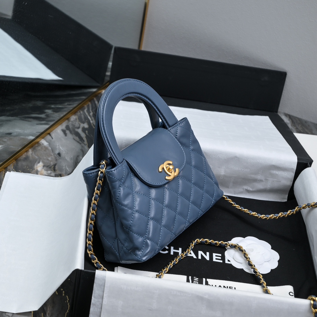 图片[3]-CHANEL 24A Kelly手柄包 
时尚是一个轮回大热门中古kelly被Chanel重新设计焕发生机中古Kelly以经典的手柄手提出名在基础加上皮穿链肩带颠覆传统更加随性方便  
尺寸13-19-7
全套包装-高仿包包