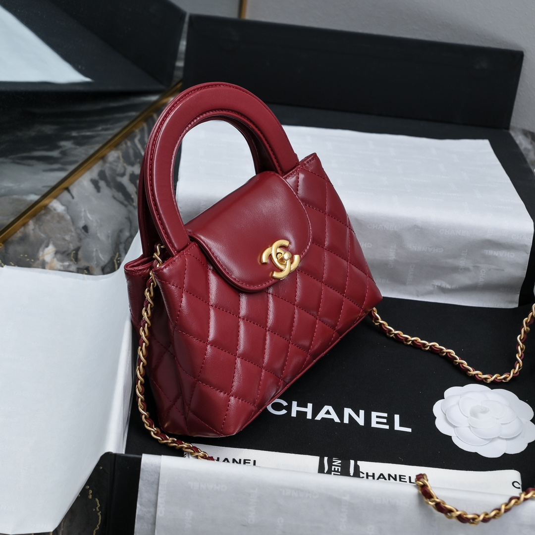 图片[3]-CHANEL 24A Kelly手柄包 
时尚是一个轮回大热门中古kelly被Chanel重新设计焕发生机中古Kelly以经典的手柄手提出名在基础加上皮穿链肩带颠覆传统更加随性方便  
尺寸13-19-7
全套包装-高仿包包